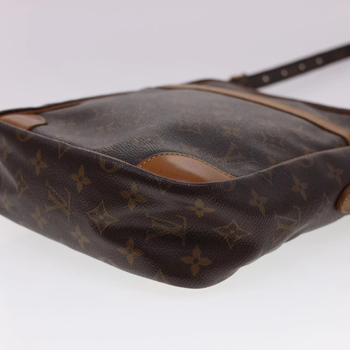 LOUIS VUITTON Monogram Danube MM Shoulder Bag M45264 LV ar9248