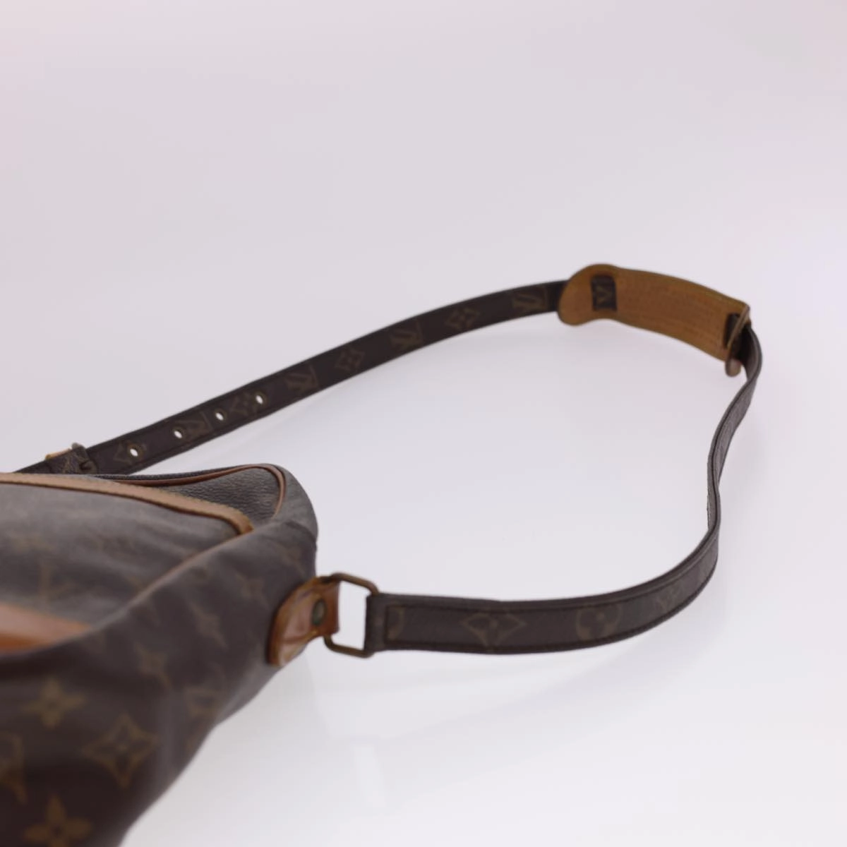 LOUIS VUITTON Monogram Danube MM Shoulder Bag M45264 LV ar9248