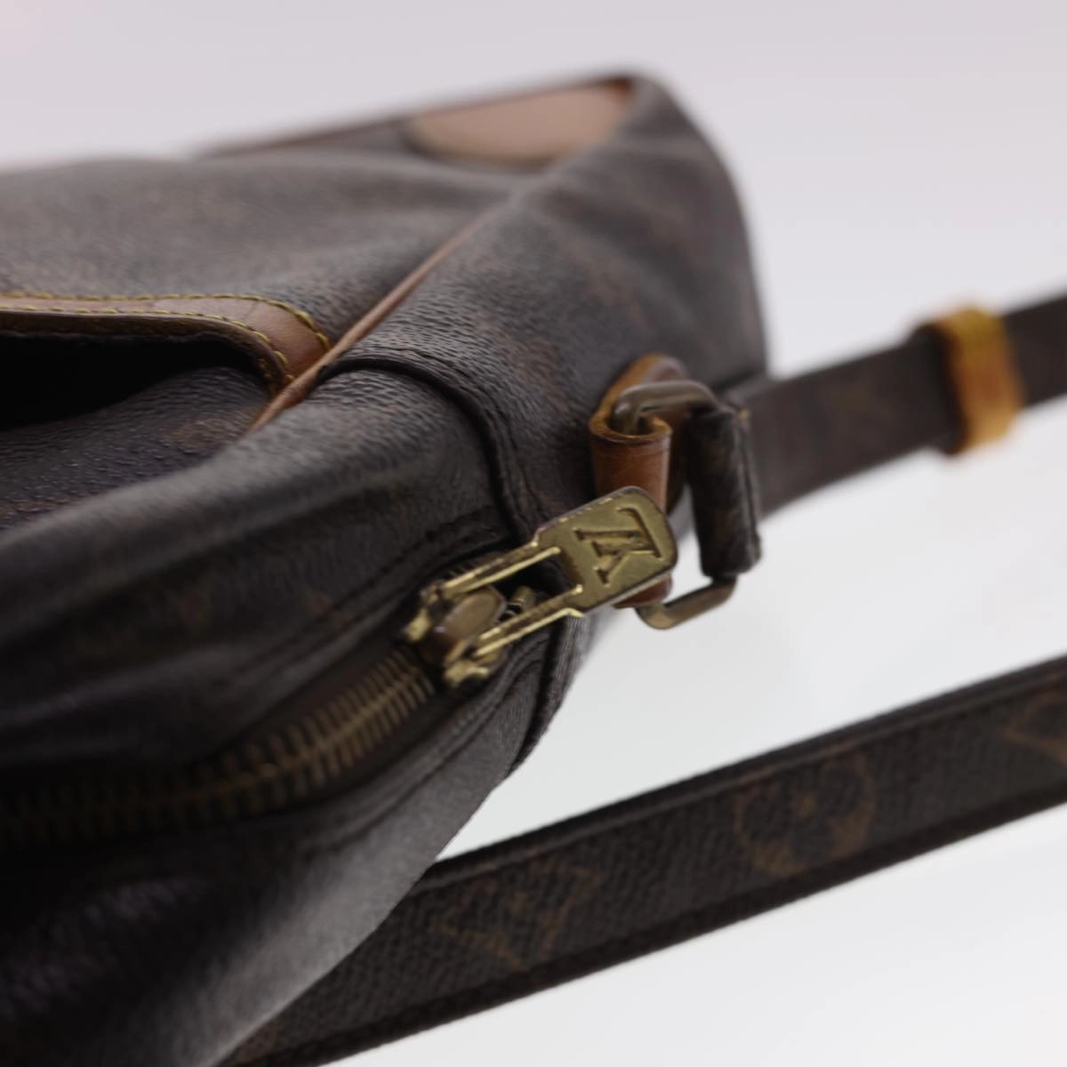 LOUIS VUITTON Monogram Danube MM Shoulder Bag M45264 LV ar9248