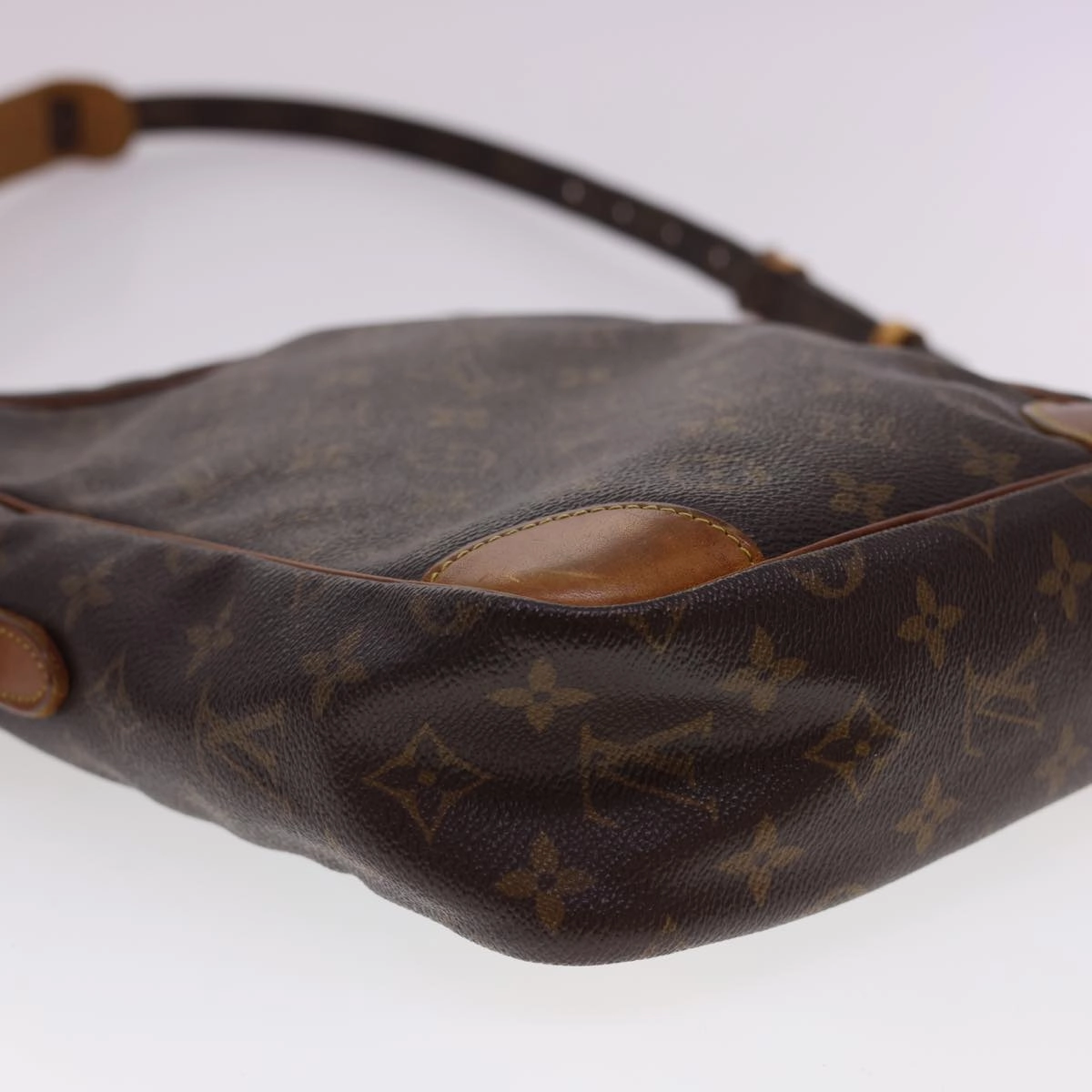LOUIS VUITTON Monogram Danube MM Shoulder Bag M45264 LV ar9248
