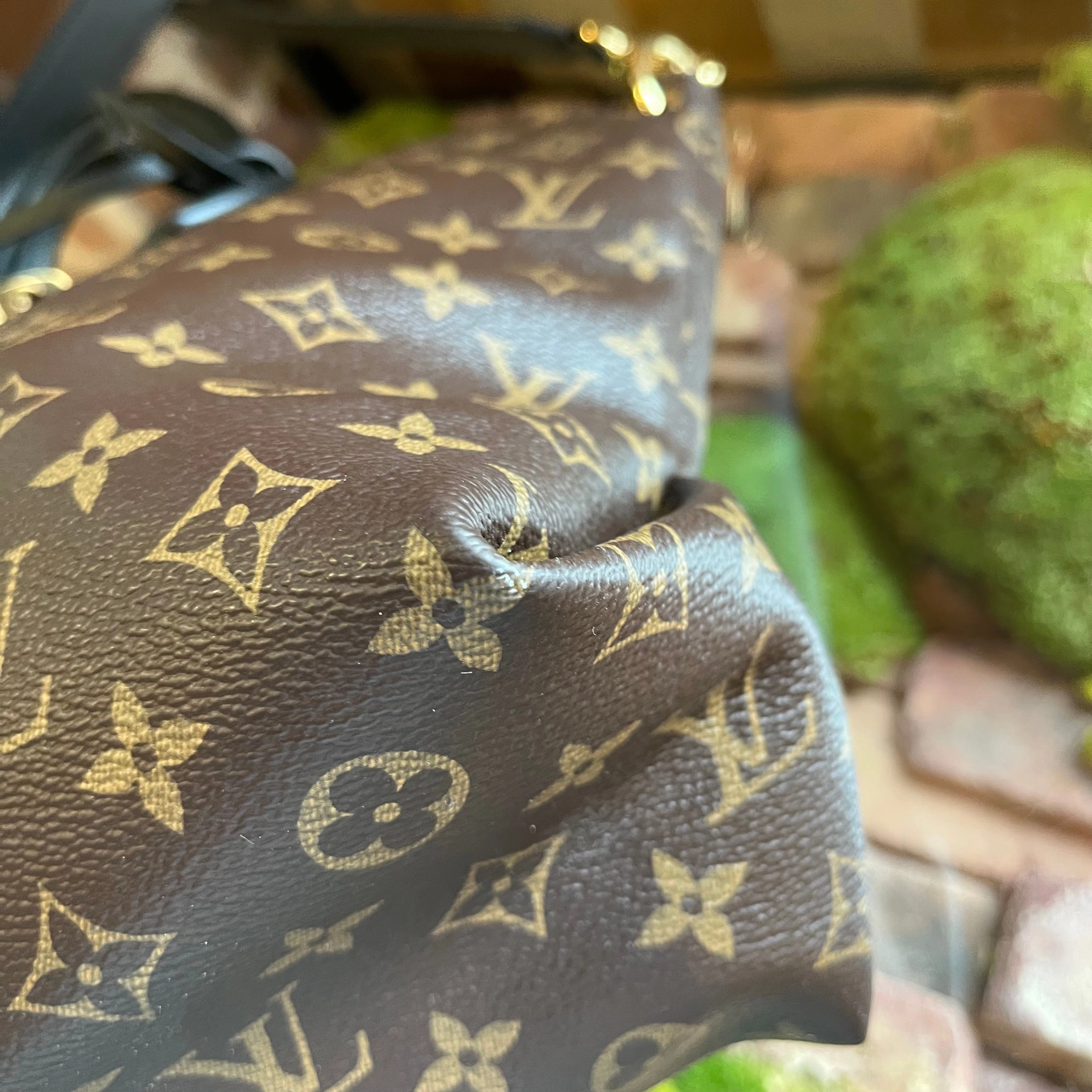 LOUIS VUITTON Monogram Flower MM Zipped Tote