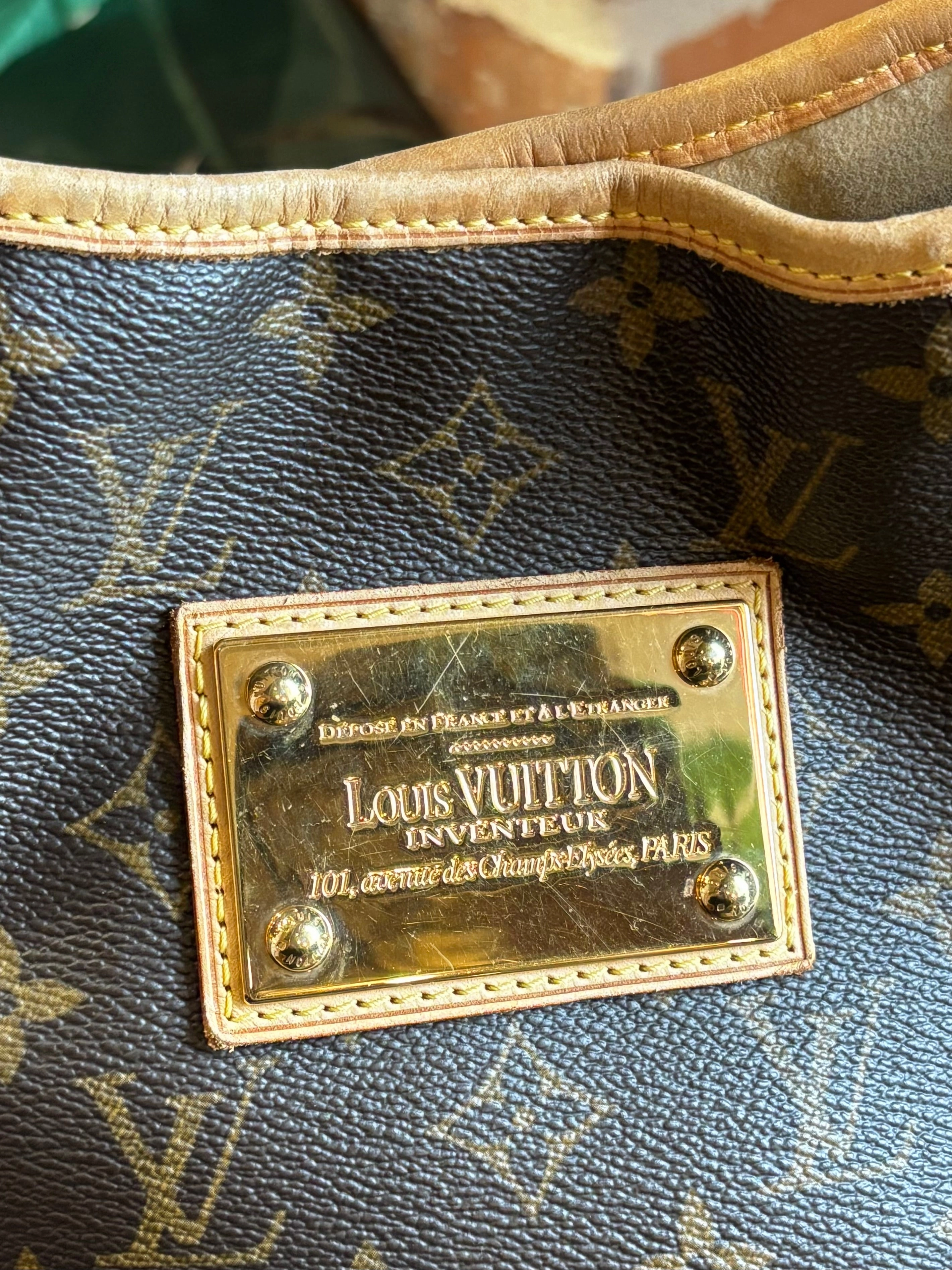 LOUIS VUITTON Monogram Galleria Shoulder Bag