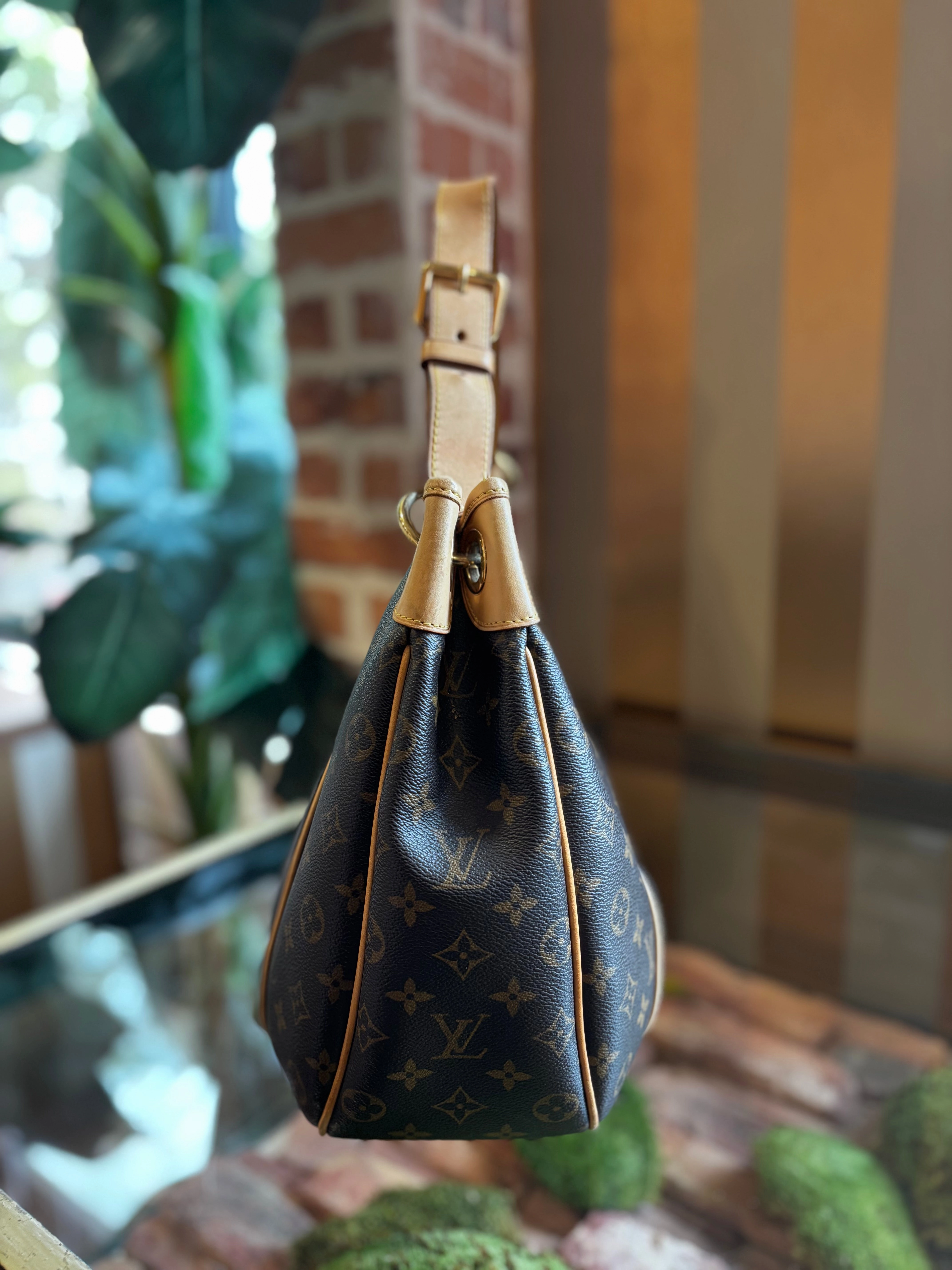 LOUIS VUITTON Monogram Galleria Shoulder Bag