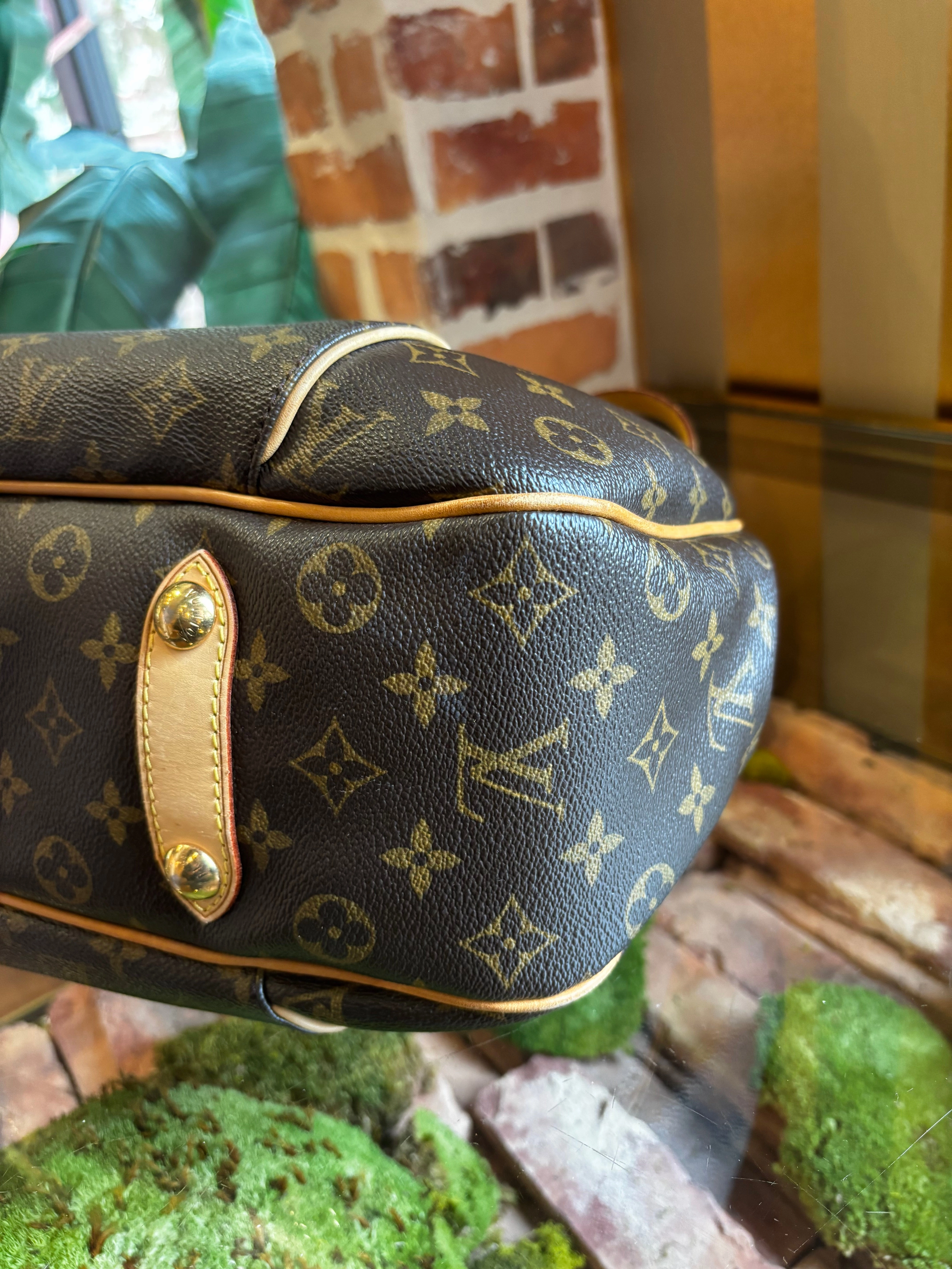 LOUIS VUITTON Monogram Galleria Shoulder Bag