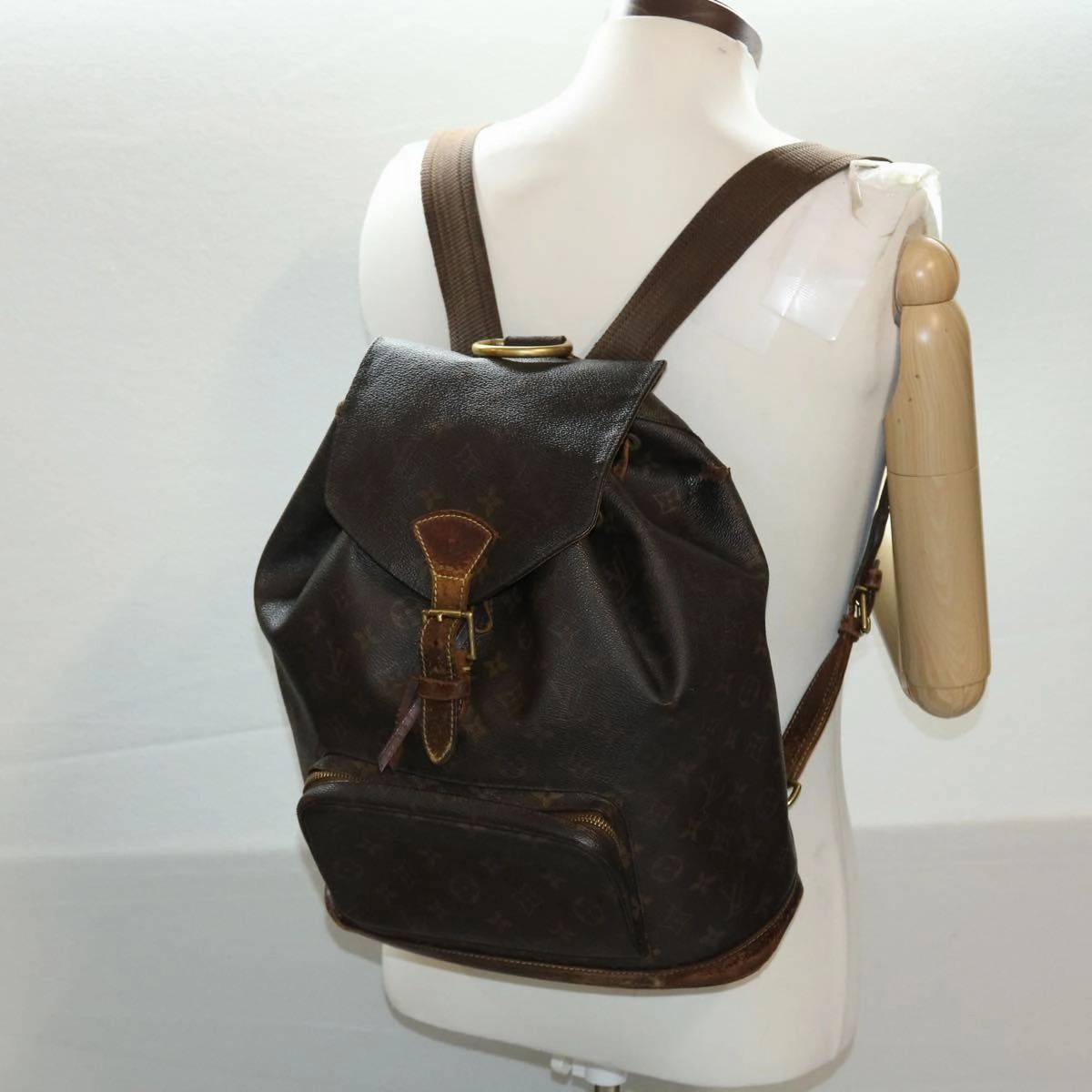 LOUIS VUITTON Monogram Montsouris GM Backpack M51135 LV 40143