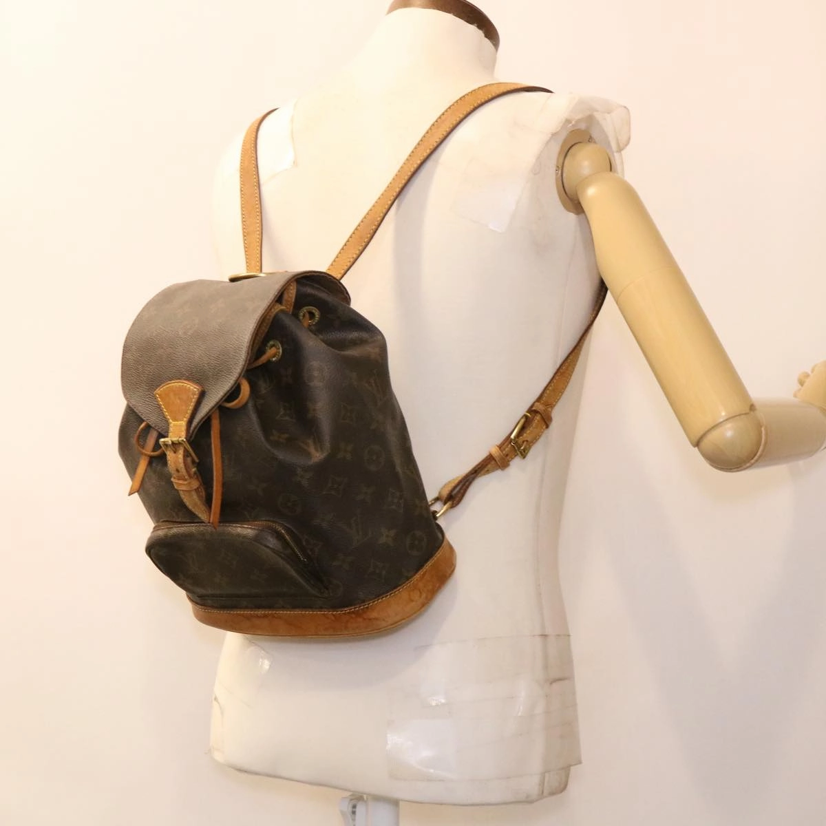 LOUIS VUITTON Monogram Montsouris MM Backpack M51136 LV 39072