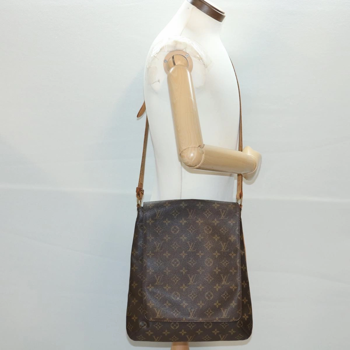 LOUIS VUITTON Monogram Musette Shoulder Bag M51256 LV yt977