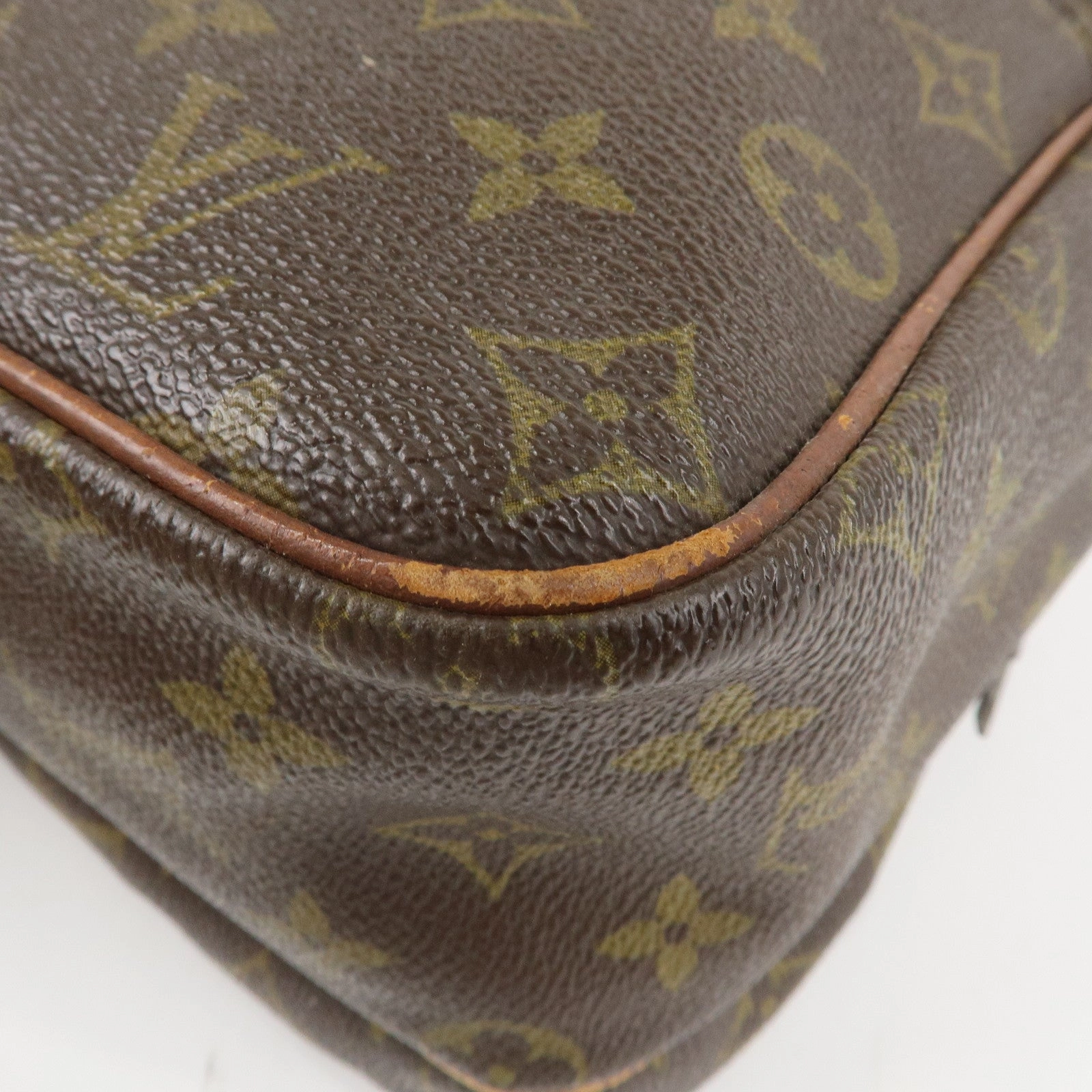 Louis Vuitton Monogram Nile Shoulder Bag Crossbody Bag M45244