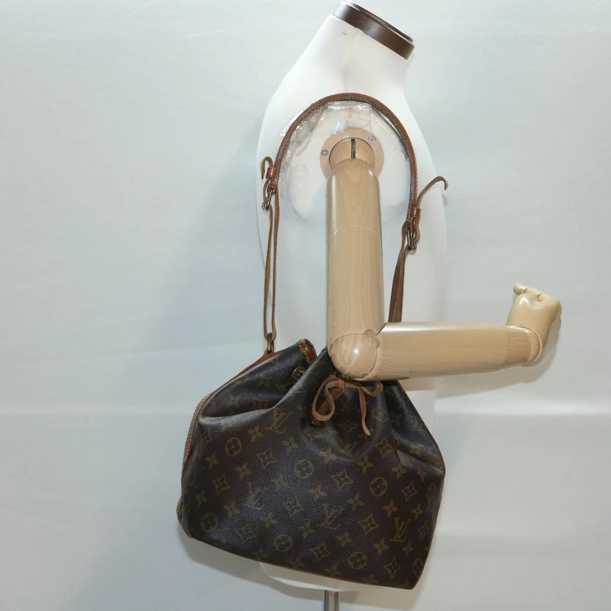 LOUIS VUITTON Monogram Petit Noe Shoulder Bag M42226 LV 38442