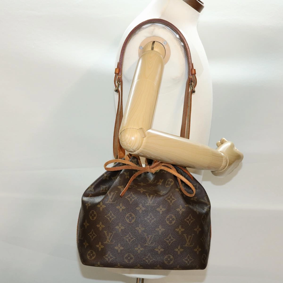 LOUIS VUITTON Monogram Petit Noe Shoulder Bag M42226 LV rd4804