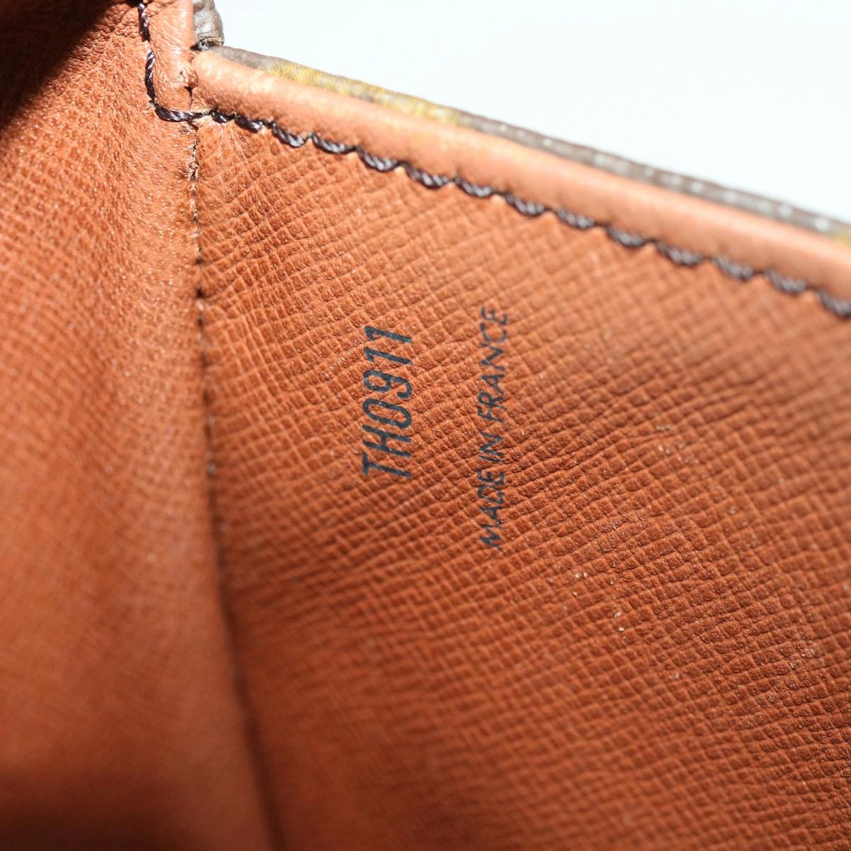 LOUIS VUITTON Monogram Saint Cloud GM Shoulder Bag M51242 LV 39126