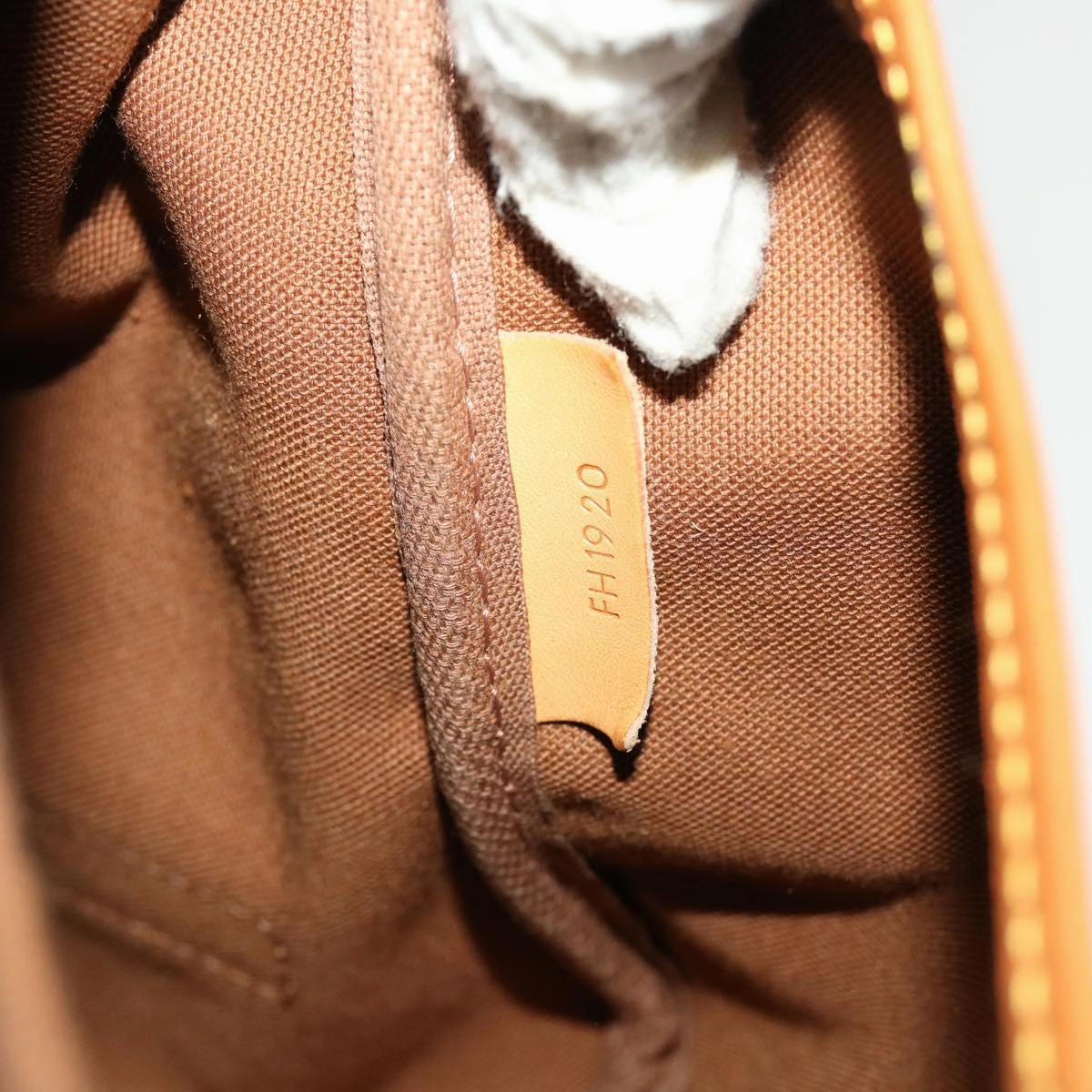 LOUIS VUITTON Monogram Saumur 35 Shoulder Bag M42254 LV 41101