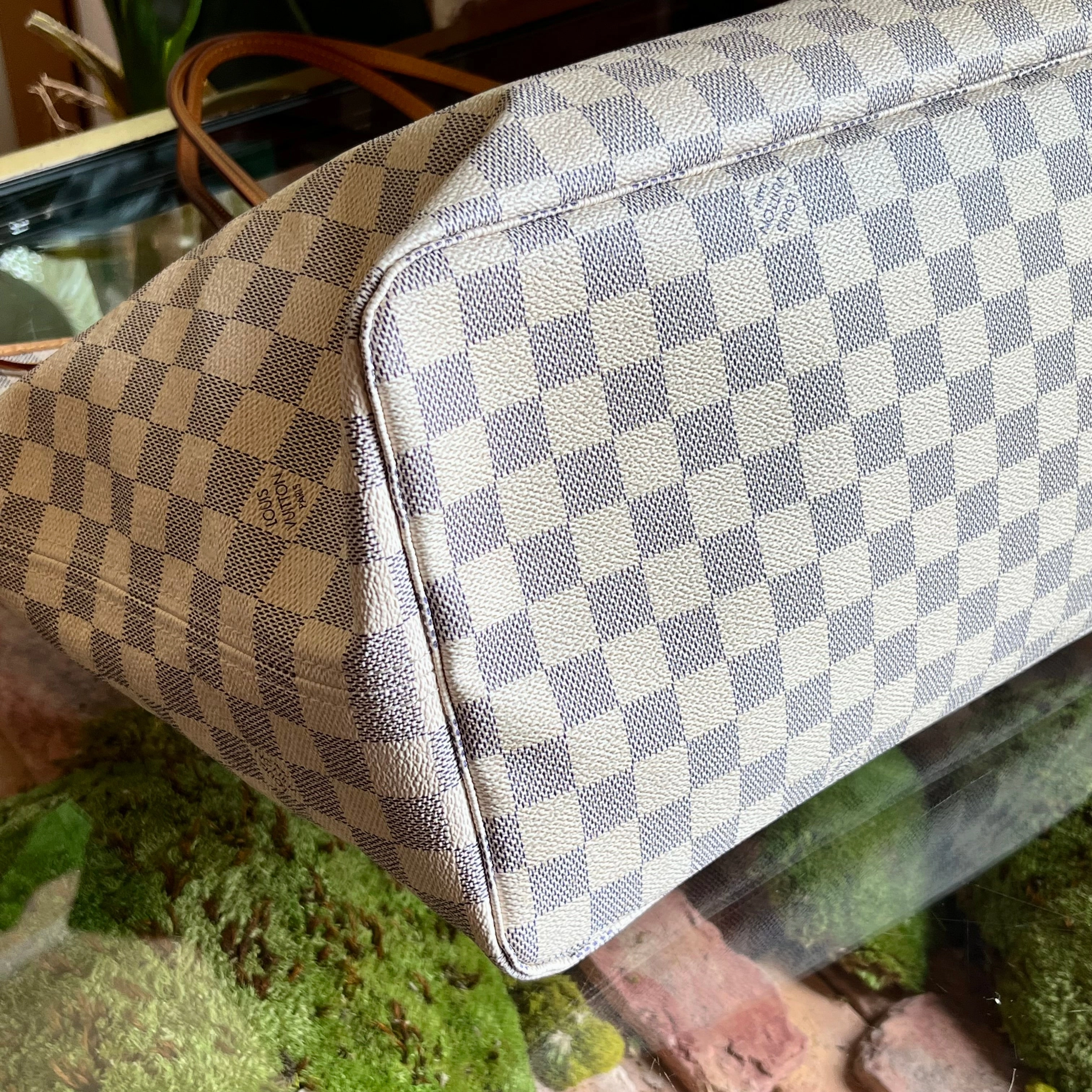 LOUIS VUITTON Neverfull GM White Damier Azur Canvas Tote Bag