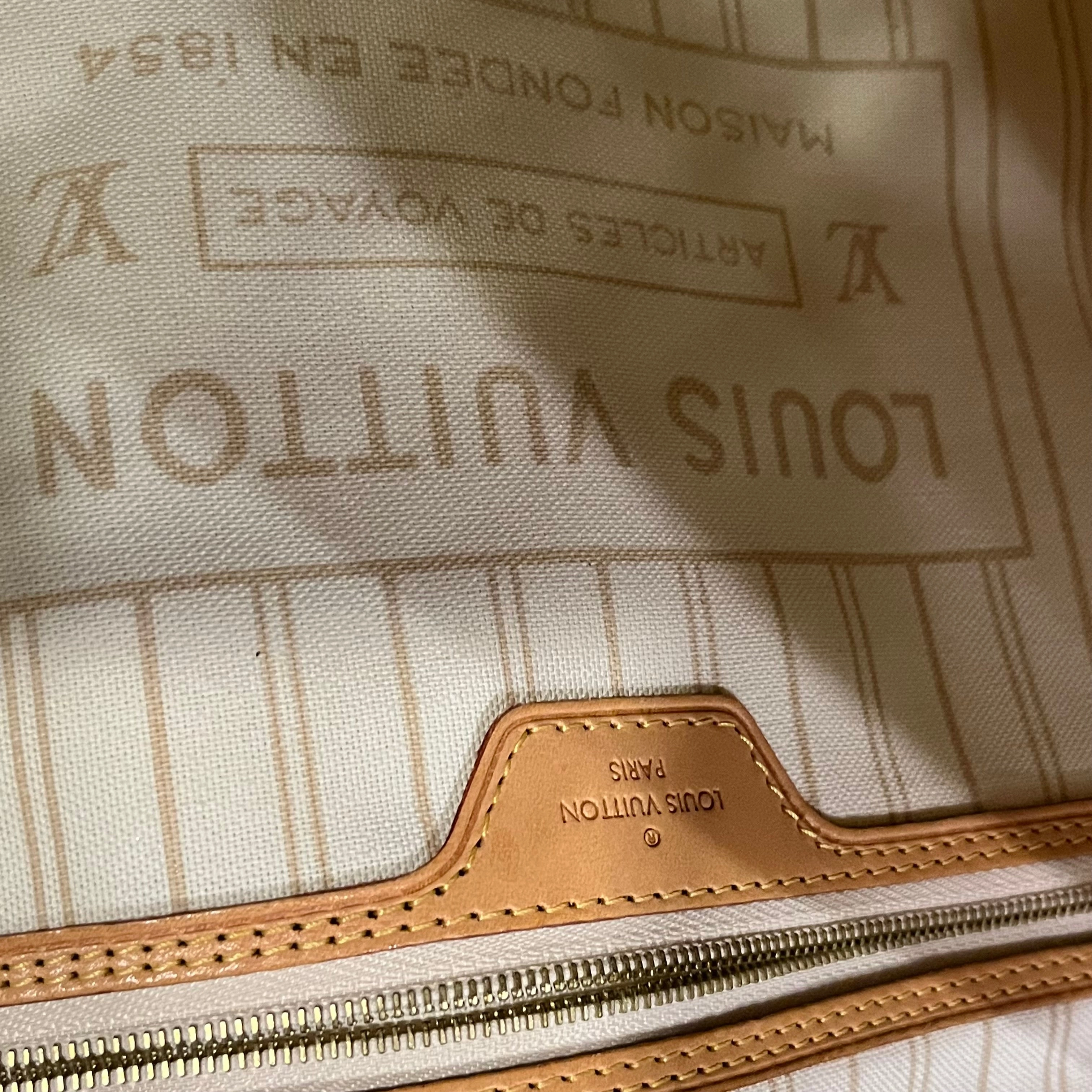 LOUIS VUITTON Neverfull GM White Damier Azur Canvas Tote Bag