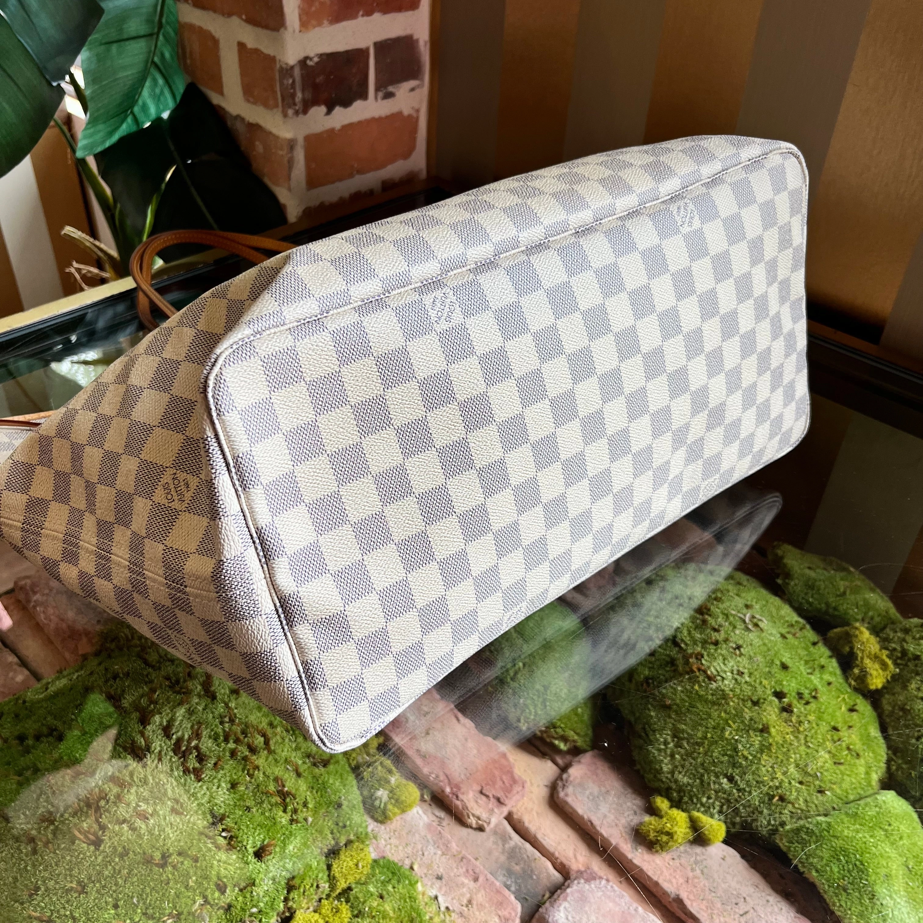 LOUIS VUITTON Neverfull GM White Damier Azur Canvas Tote Bag