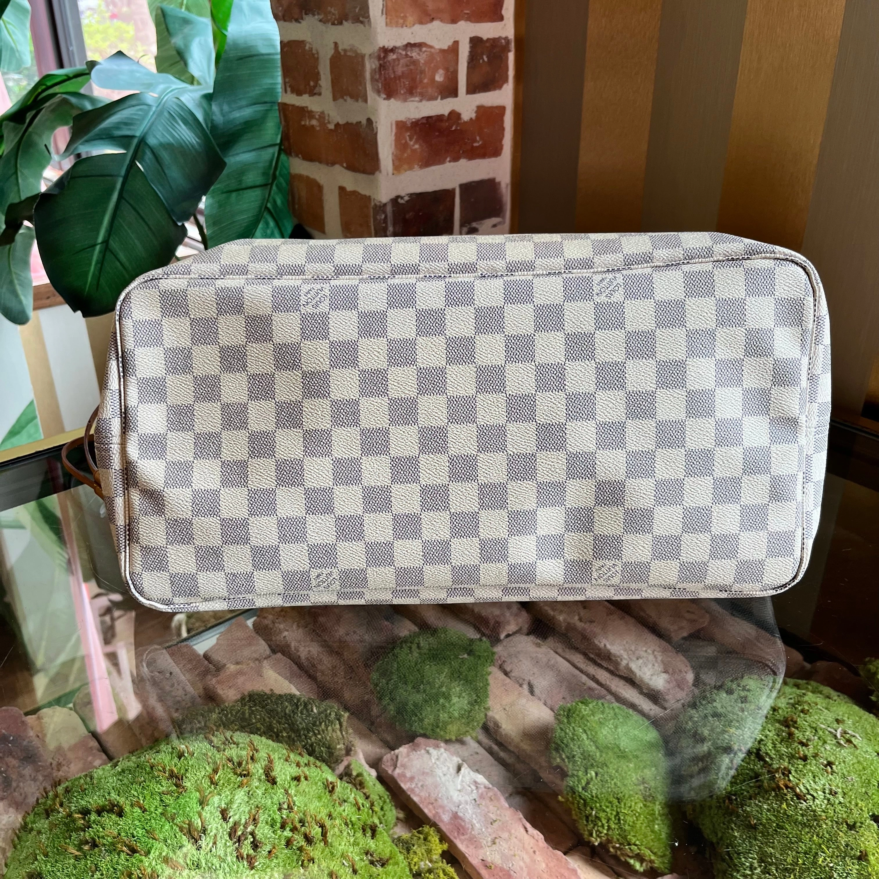 LOUIS VUITTON Neverfull GM White Damier Azur Canvas Tote Bag