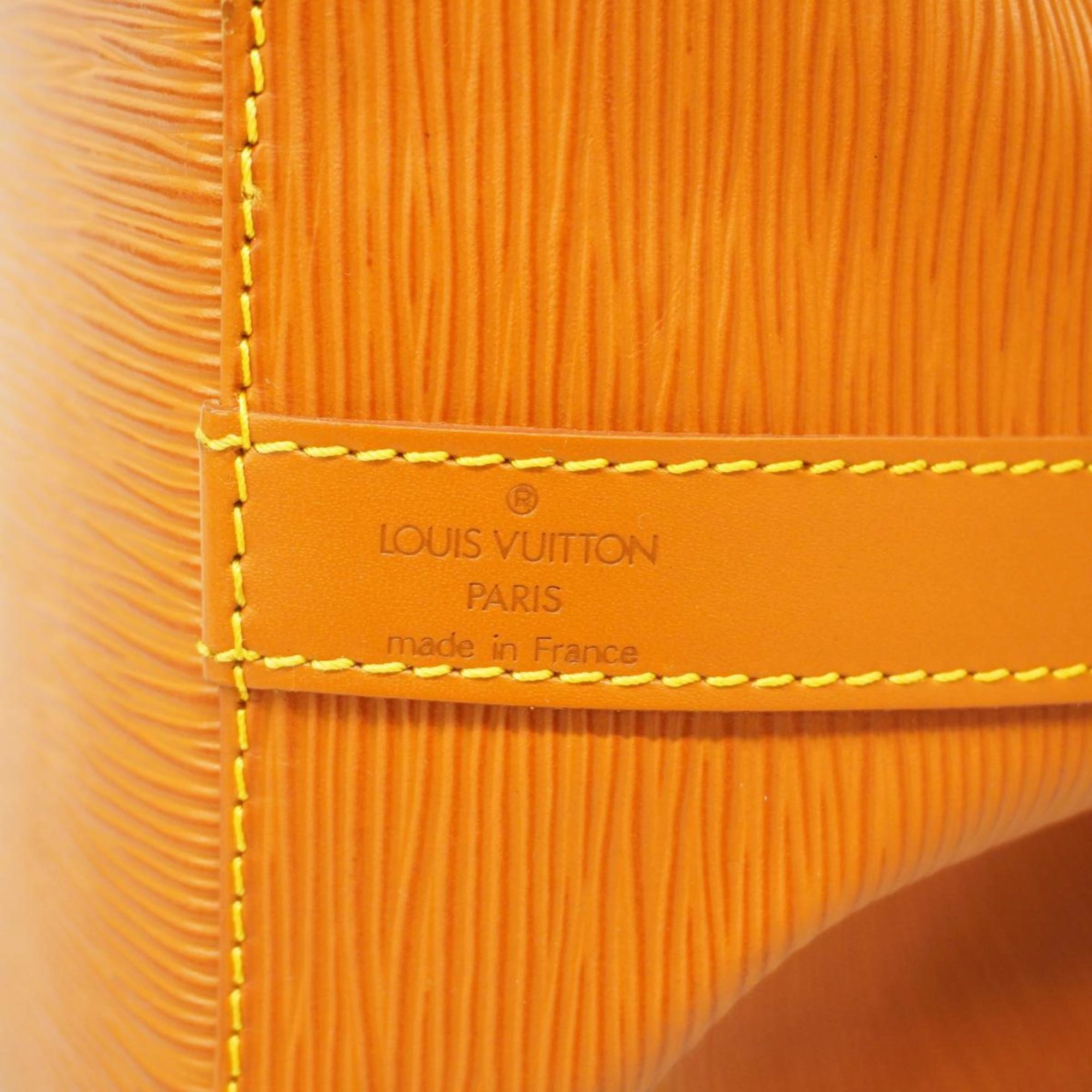 Louis Vuitton No  Leather Shoulder Bag ()