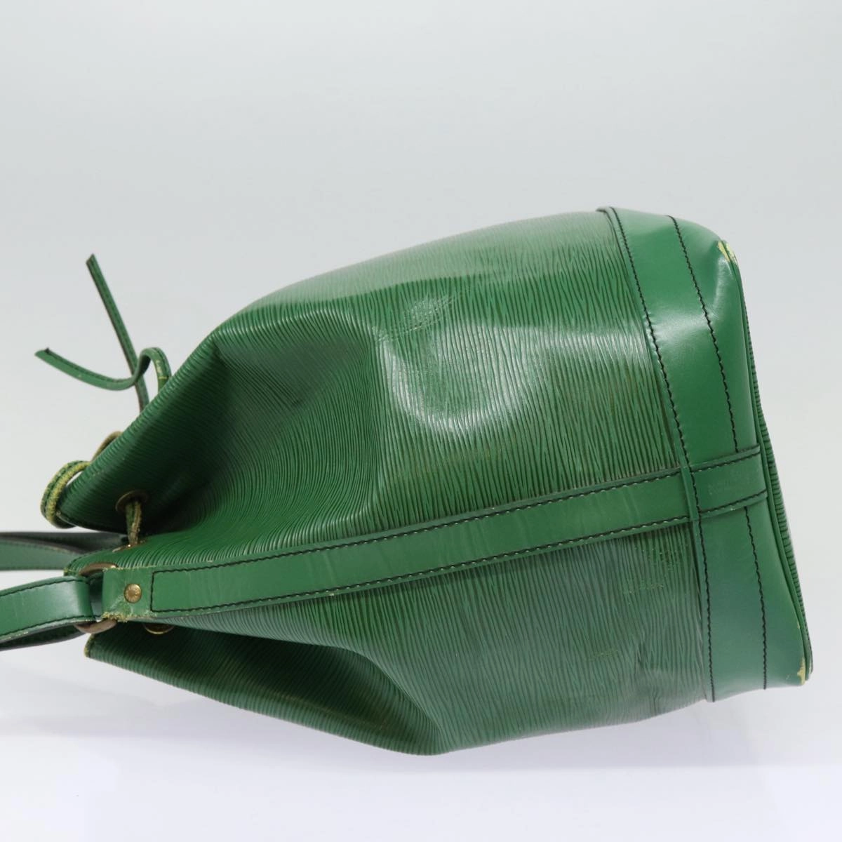 Louis Vuitton Noe Green Leather Shoulder Bag