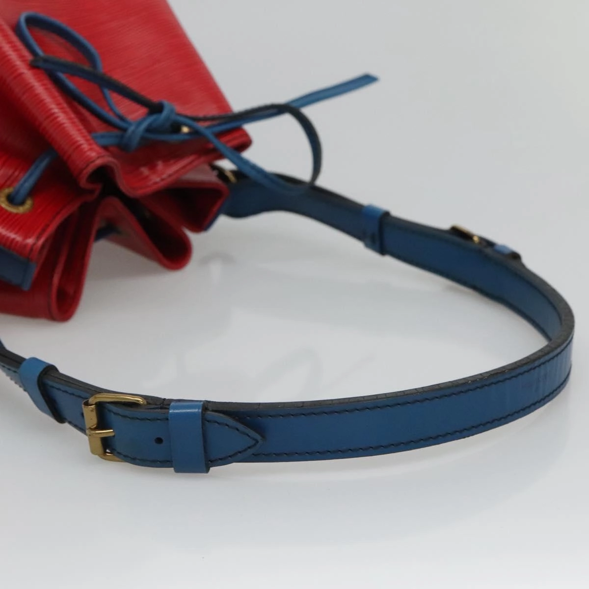 Louis Vuitton Noe Red Leather Shoulder Bag