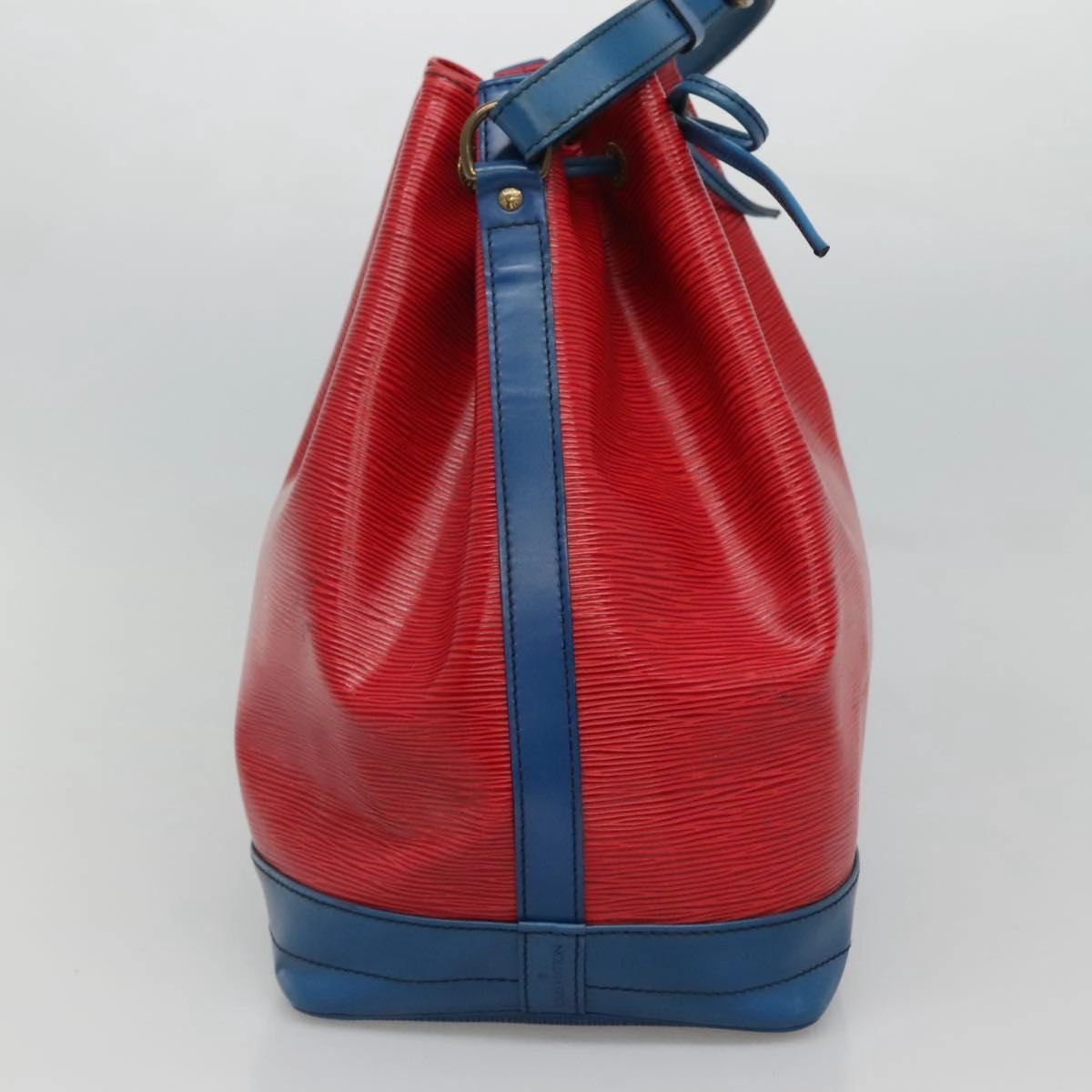 Louis Vuitton Noe Red Leather Shoulder Bag