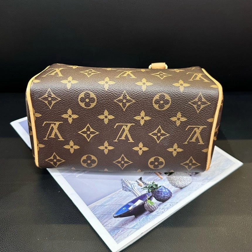Louis Vuitton Old Flower Chip Peach Pink Shoulder Strap Crossbody Bag