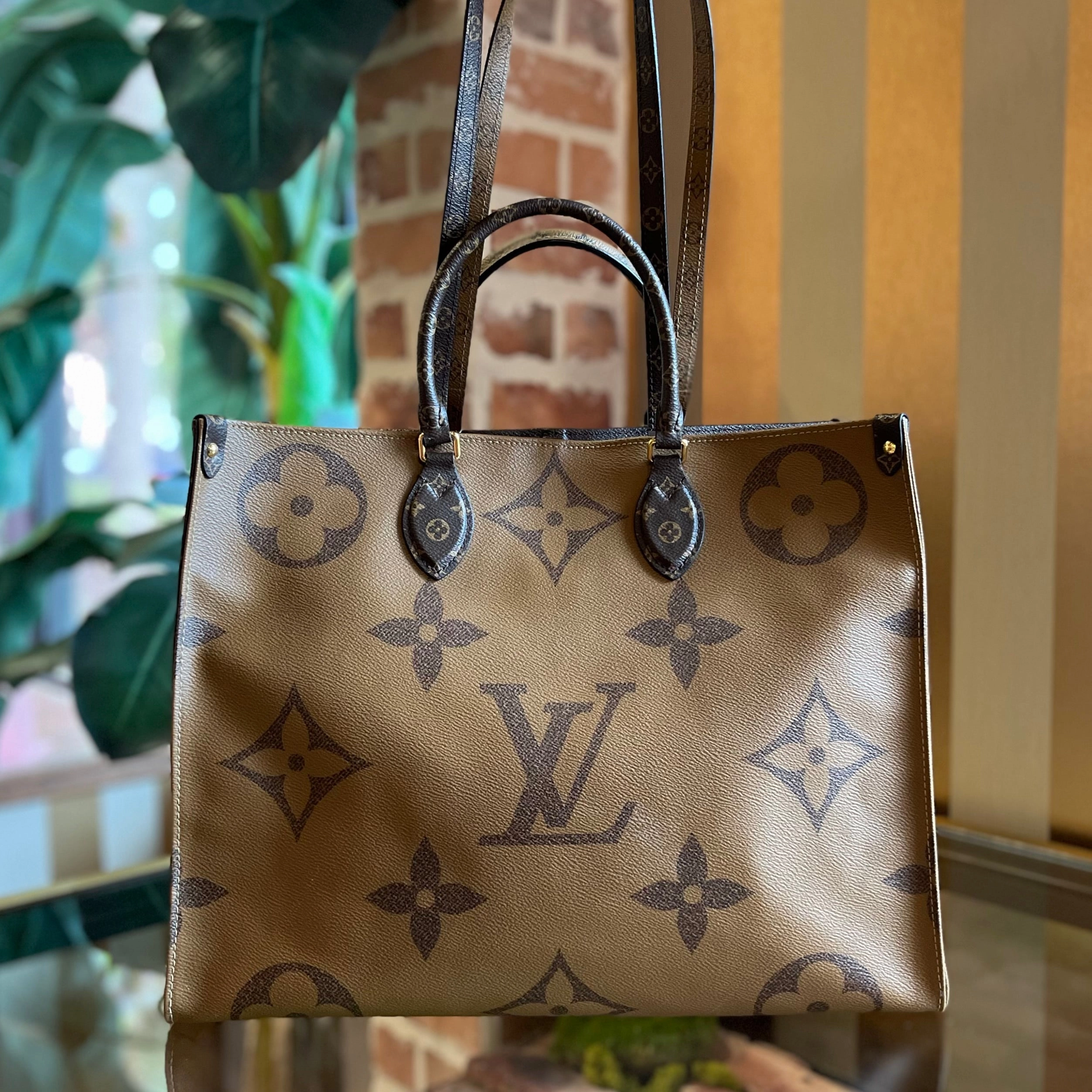 LOUIS VUITTON OnTheGo GM Giant Monogram Reverse Canvas Tote Bag