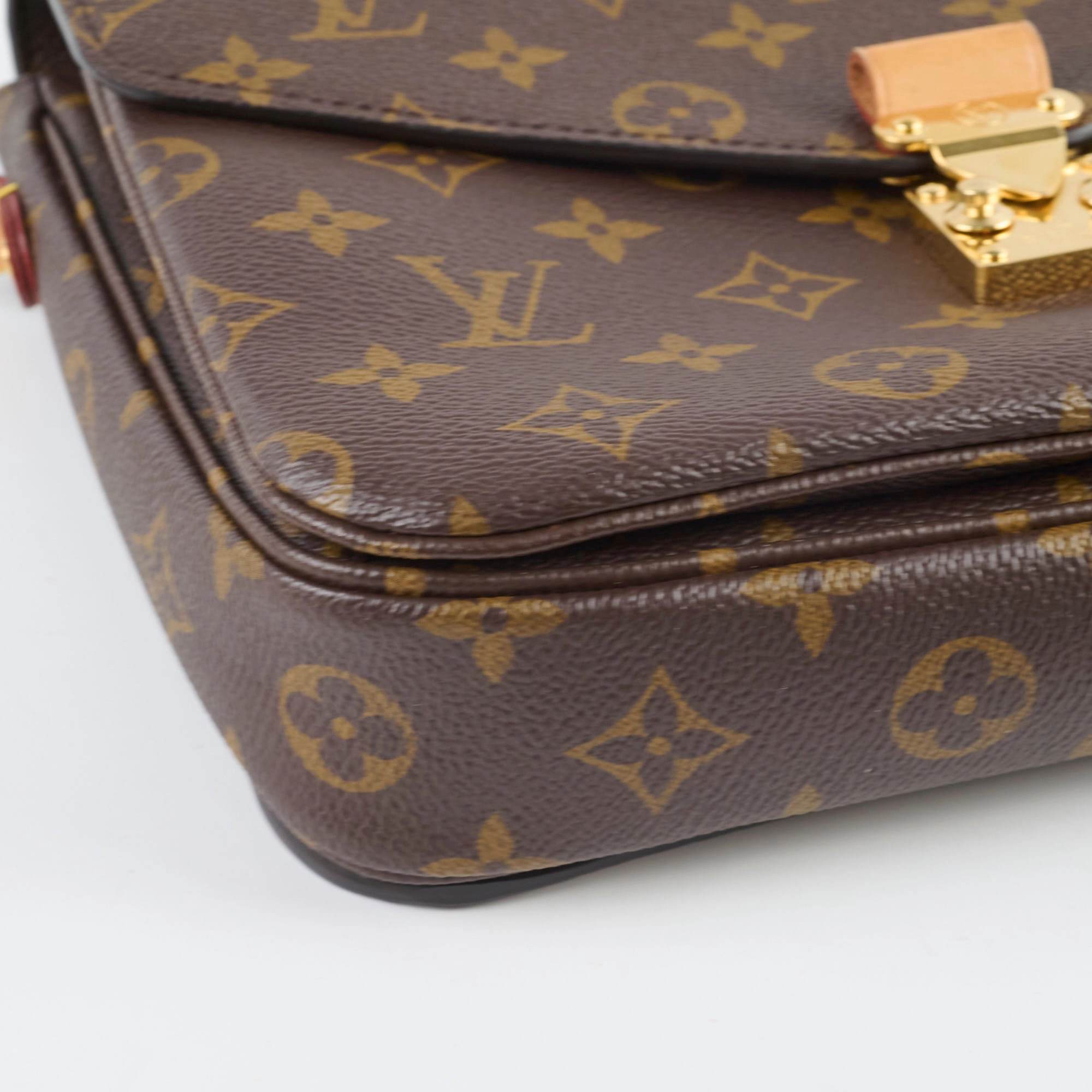 Louis Vuitton Pochette Metis Monogram