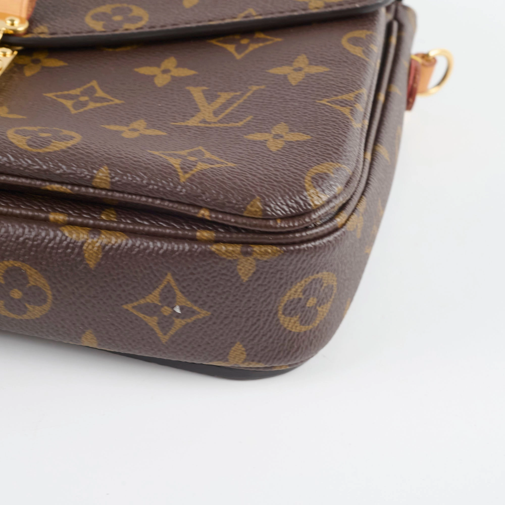 Louis Vuitton Pochette Metis Monogram