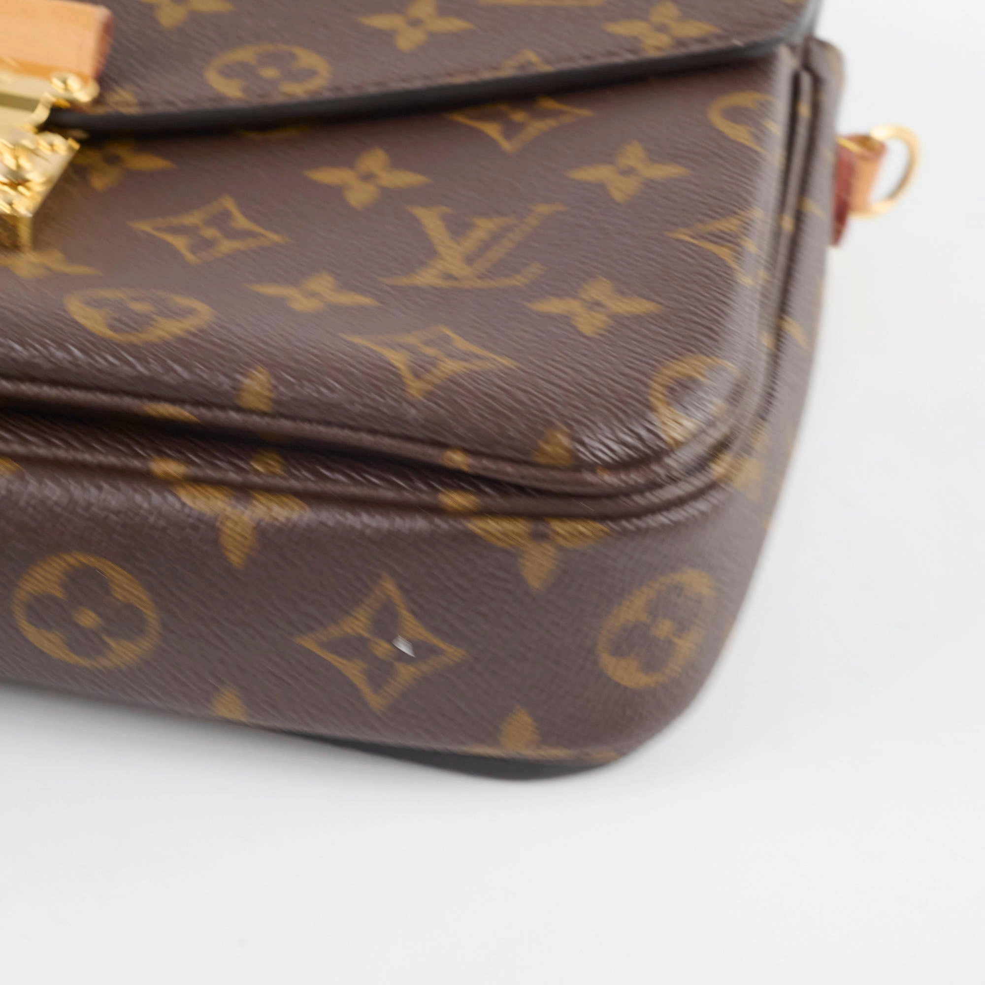 Louis Vuitton Pochette Metis Monogram