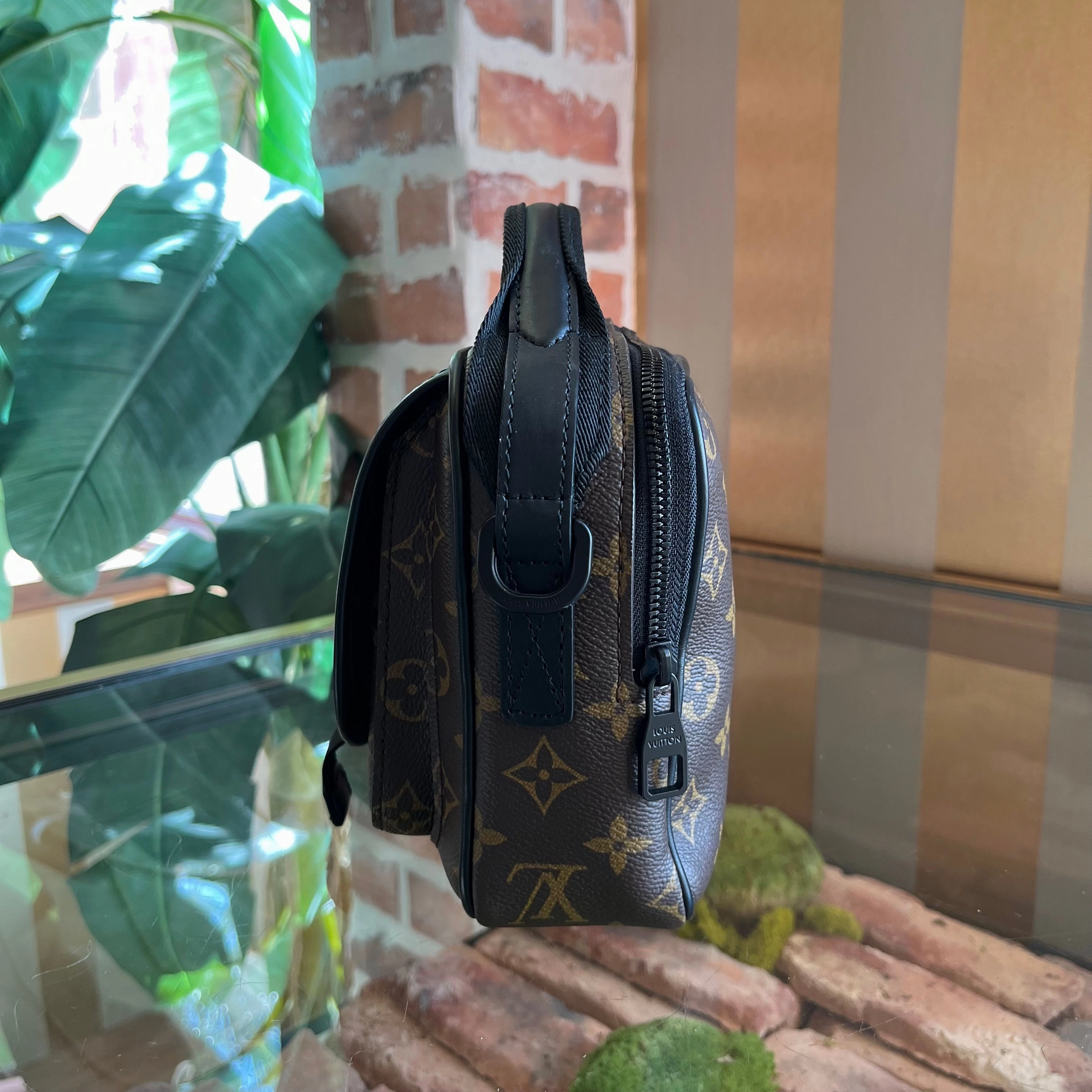 LOUIS VUITTON Quest Monogram Messenger