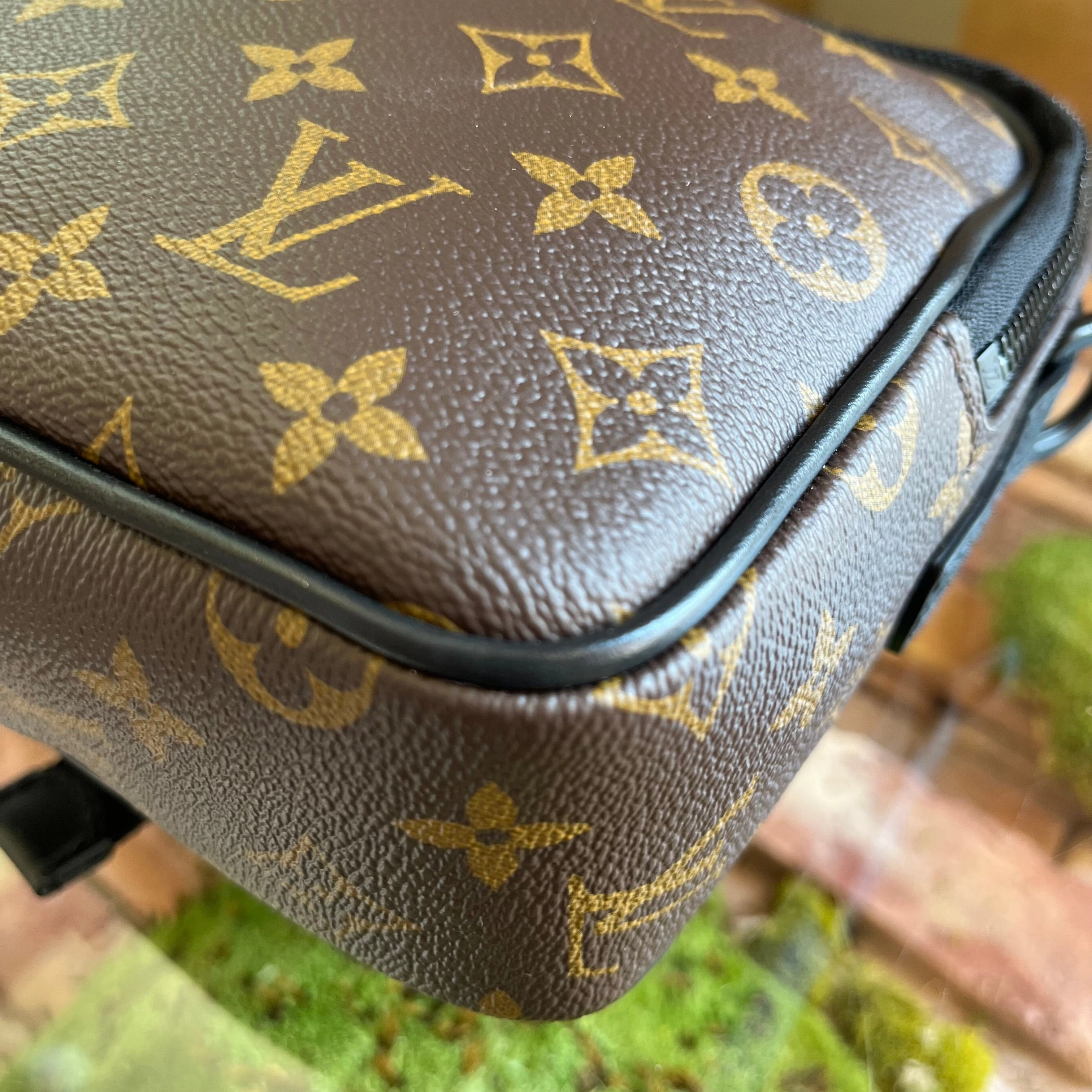 LOUIS VUITTON Quest Monogram Messenger