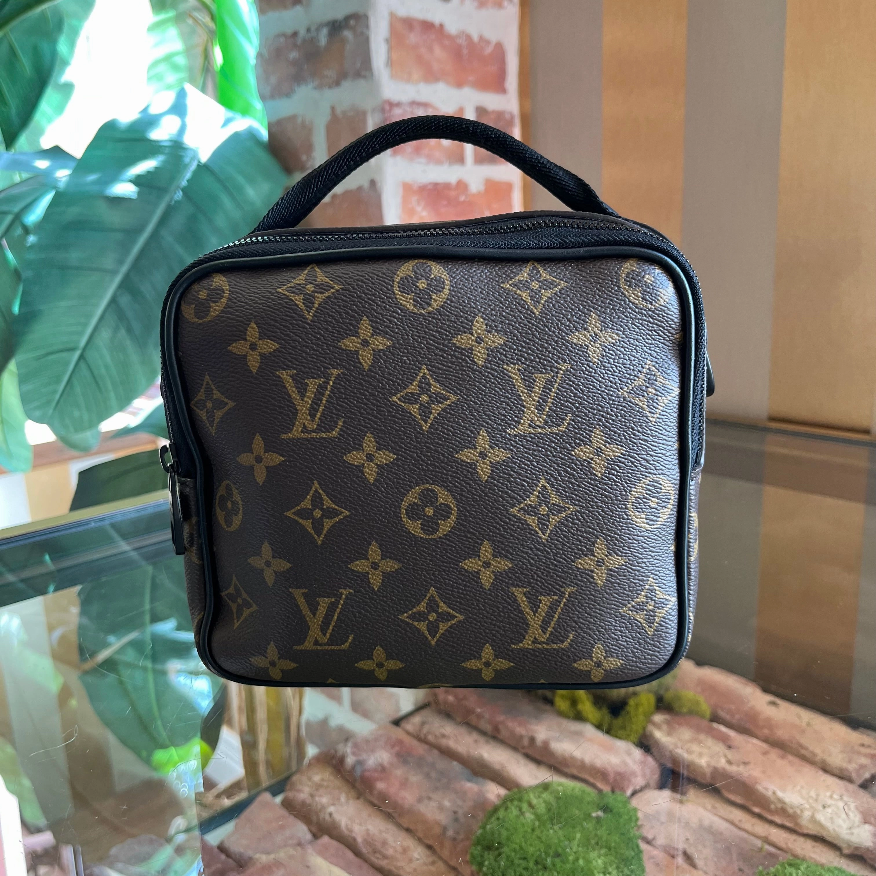 LOUIS VUITTON Quest Monogram Messenger
