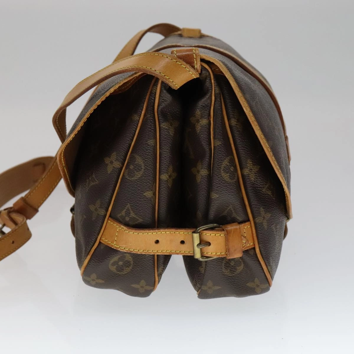 Louis Vuitton Saumur 30 Brown Canvas Shoulder Bag