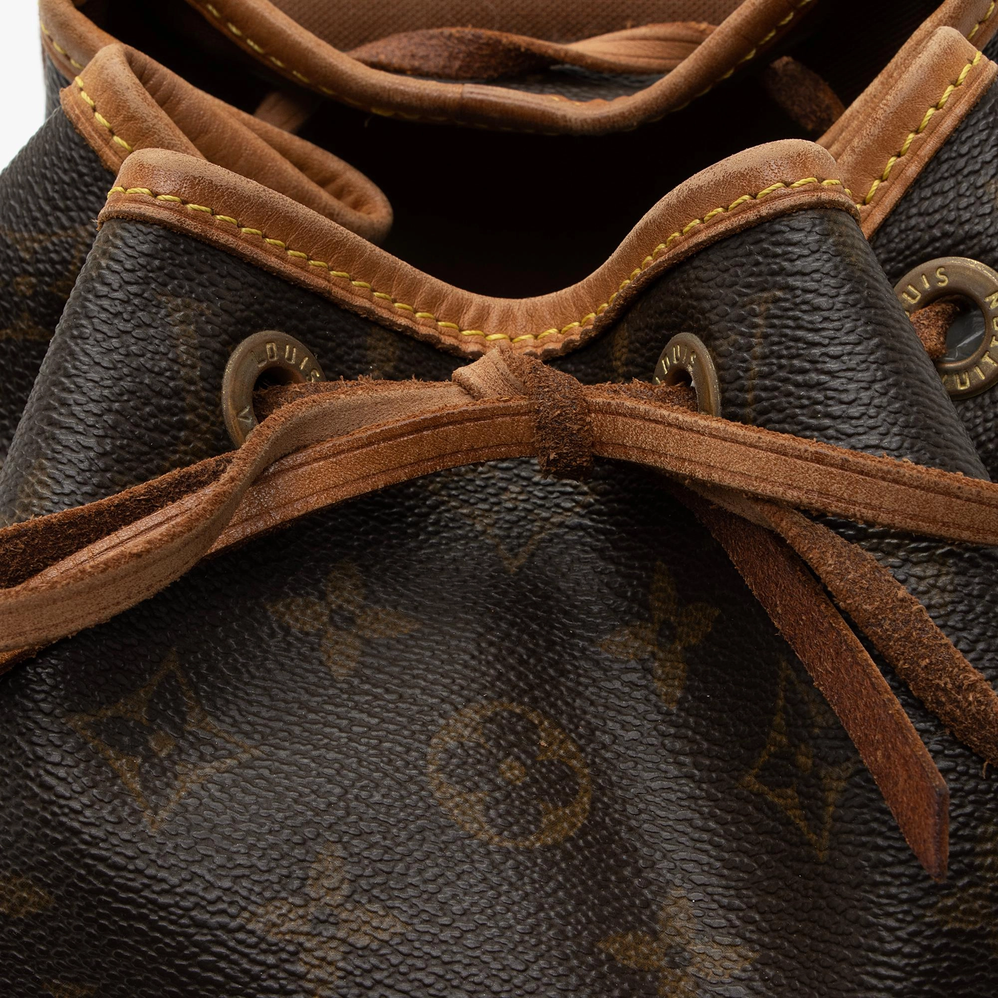 Louis Vuitton Vintage Monogram Canvas Montsouris MM Backpack (SHF-KhKN2W)