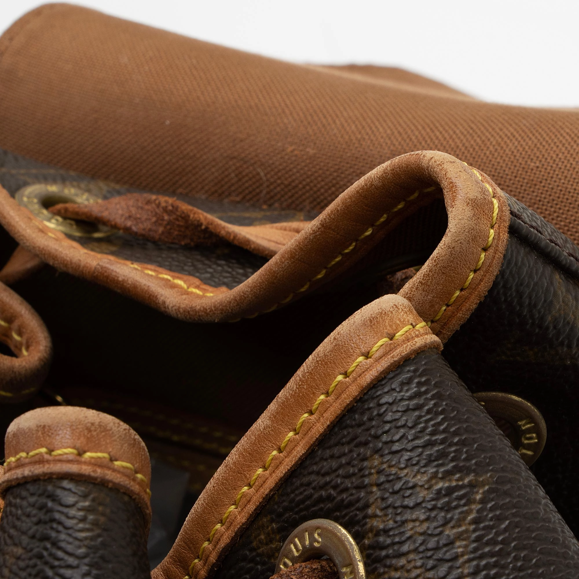 Louis Vuitton Vintage Monogram Canvas Montsouris MM Backpack (SHF-KhKN2W)