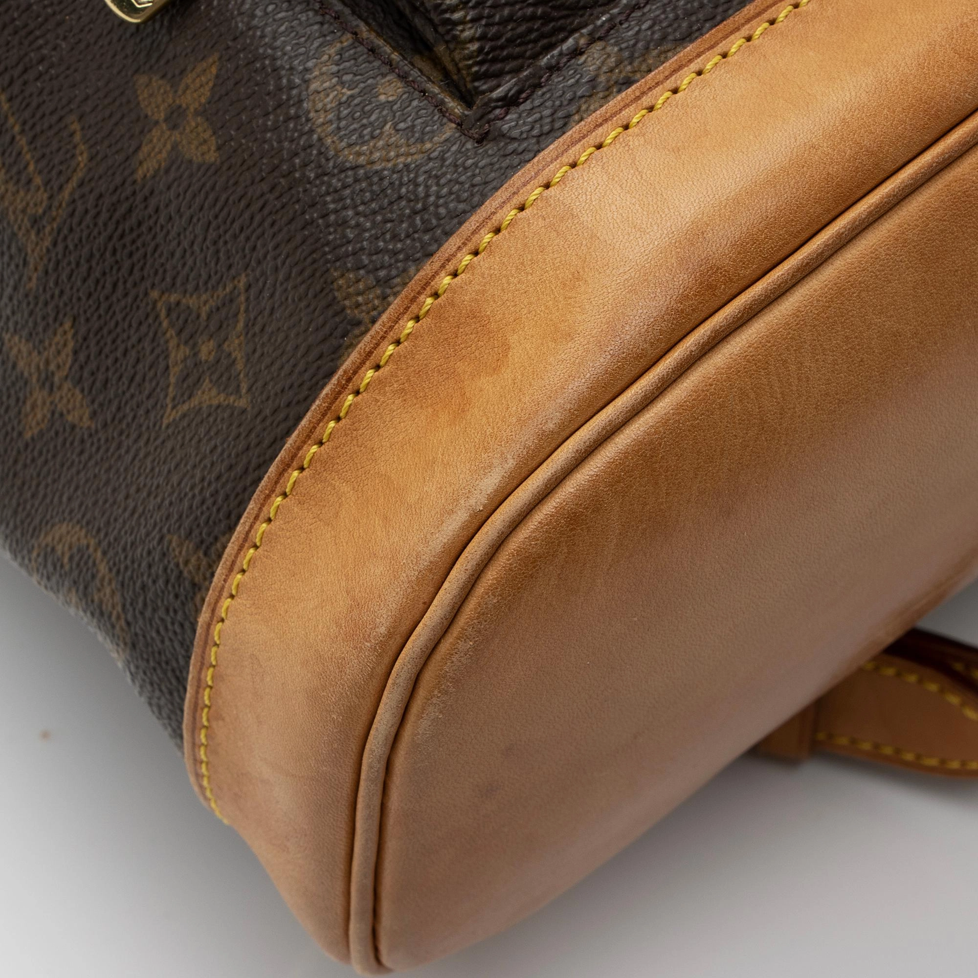 Louis Vuitton Vintage Monogram Canvas Montsouris MM Backpack (SHF-KhKN2W)