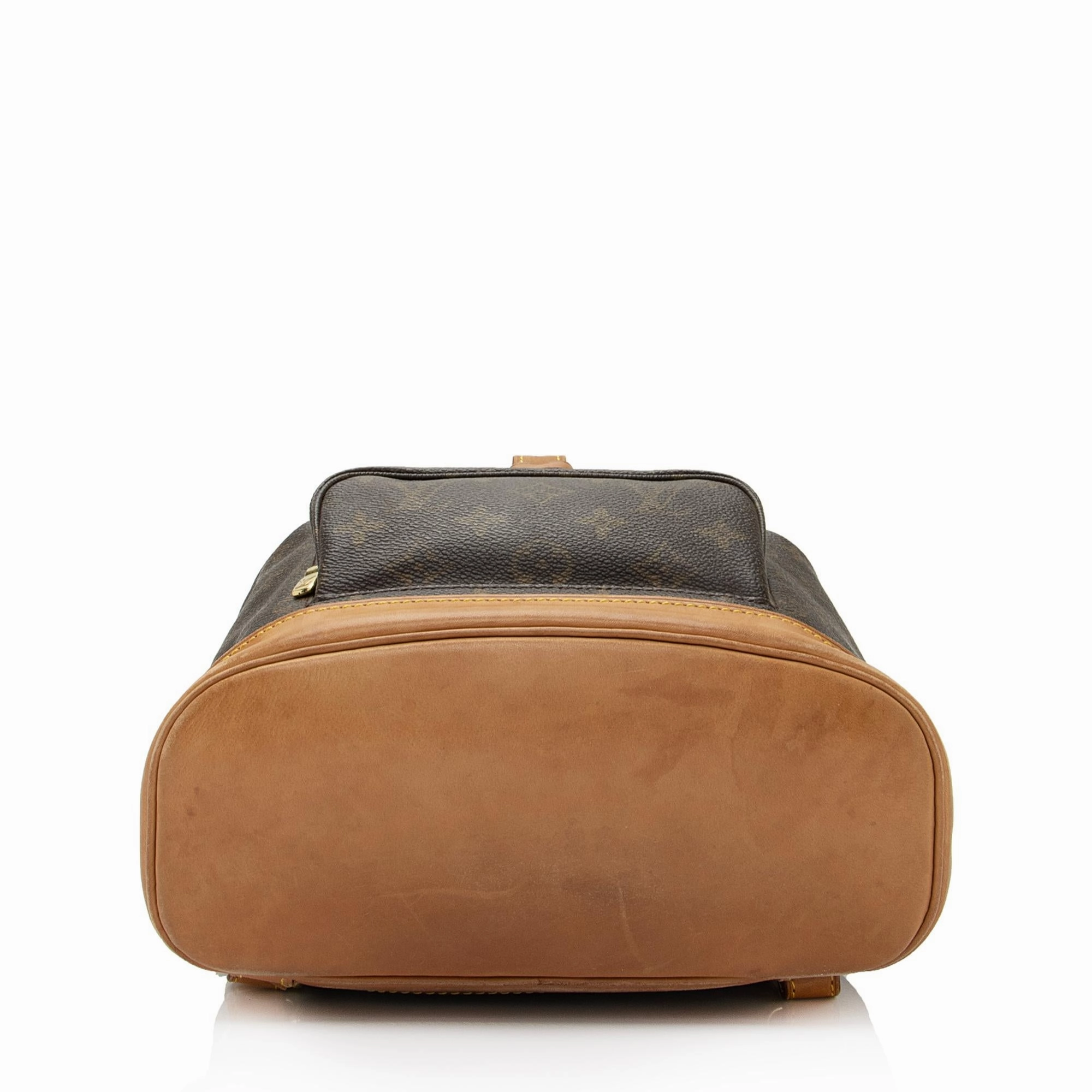 Louis Vuitton Vintage Monogram Canvas Montsouris MM Backpack (SHF-KhKN2W)