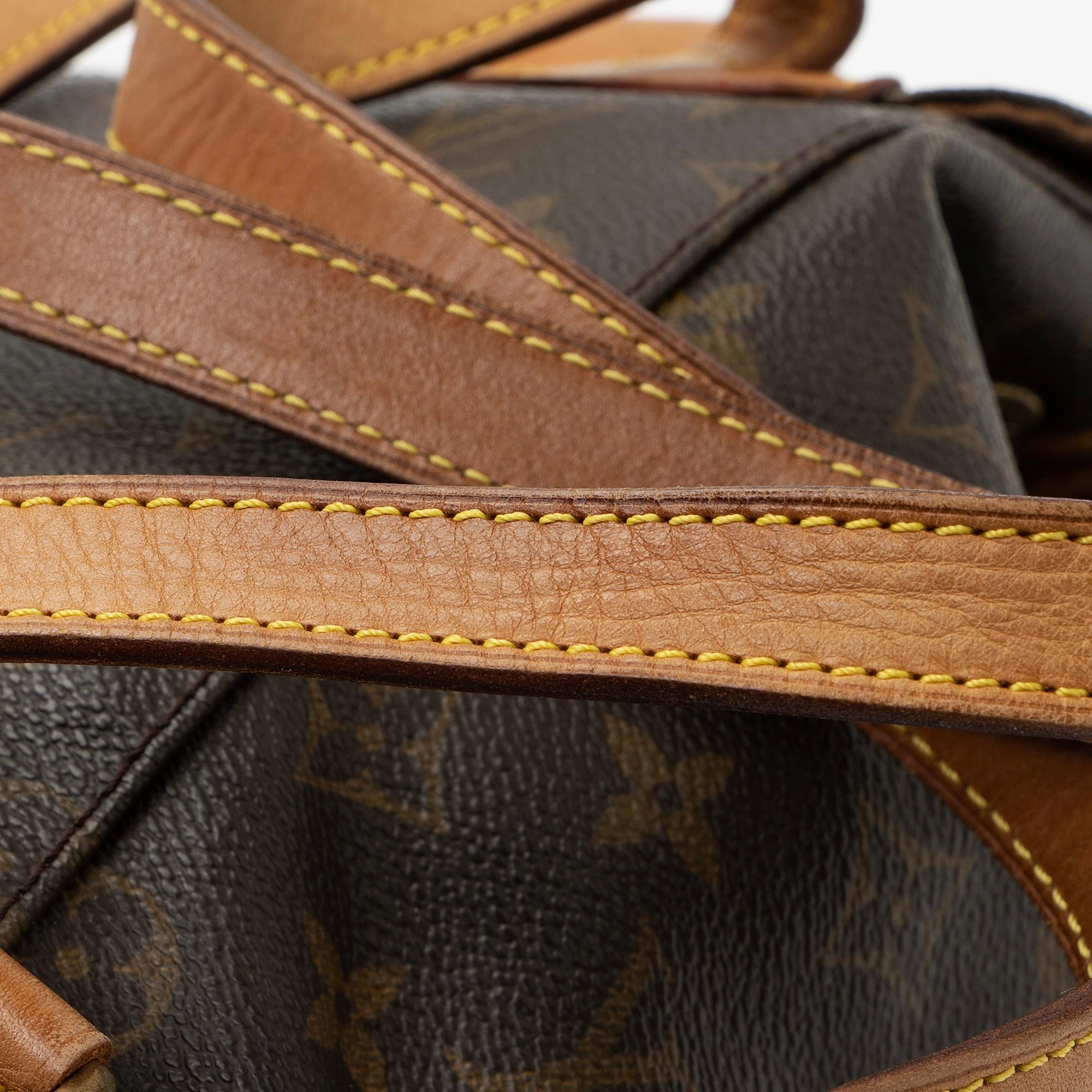 Louis Vuitton Vintage Monogram Canvas Montsouris MM Backpack (SHF-KhKN2W)