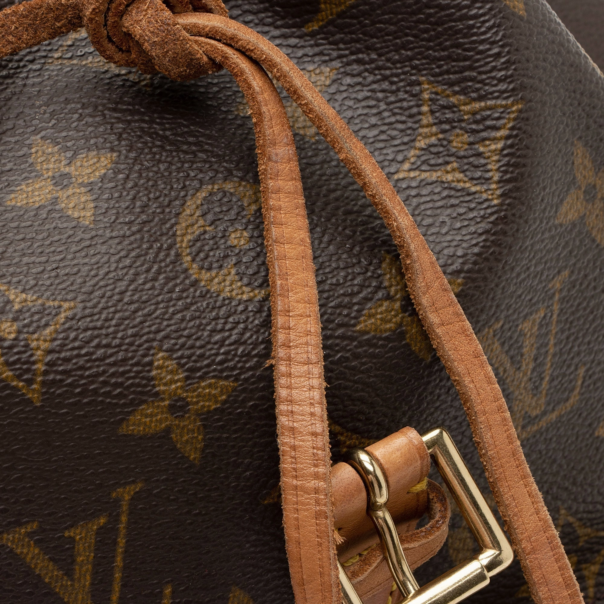 Louis Vuitton Vintage Monogram Canvas Montsouris MM Backpack (SHF-xzN3al)