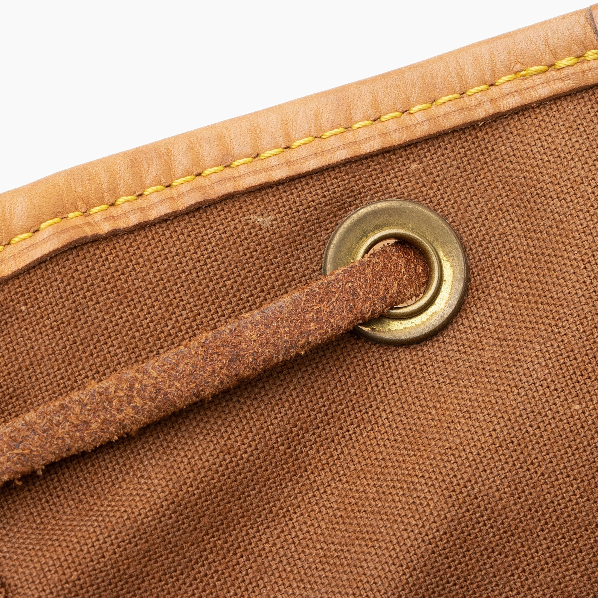 Louis Vuitton Vintage Monogram Canvas Montsouris MM Backpack (SHF-xzN3al)