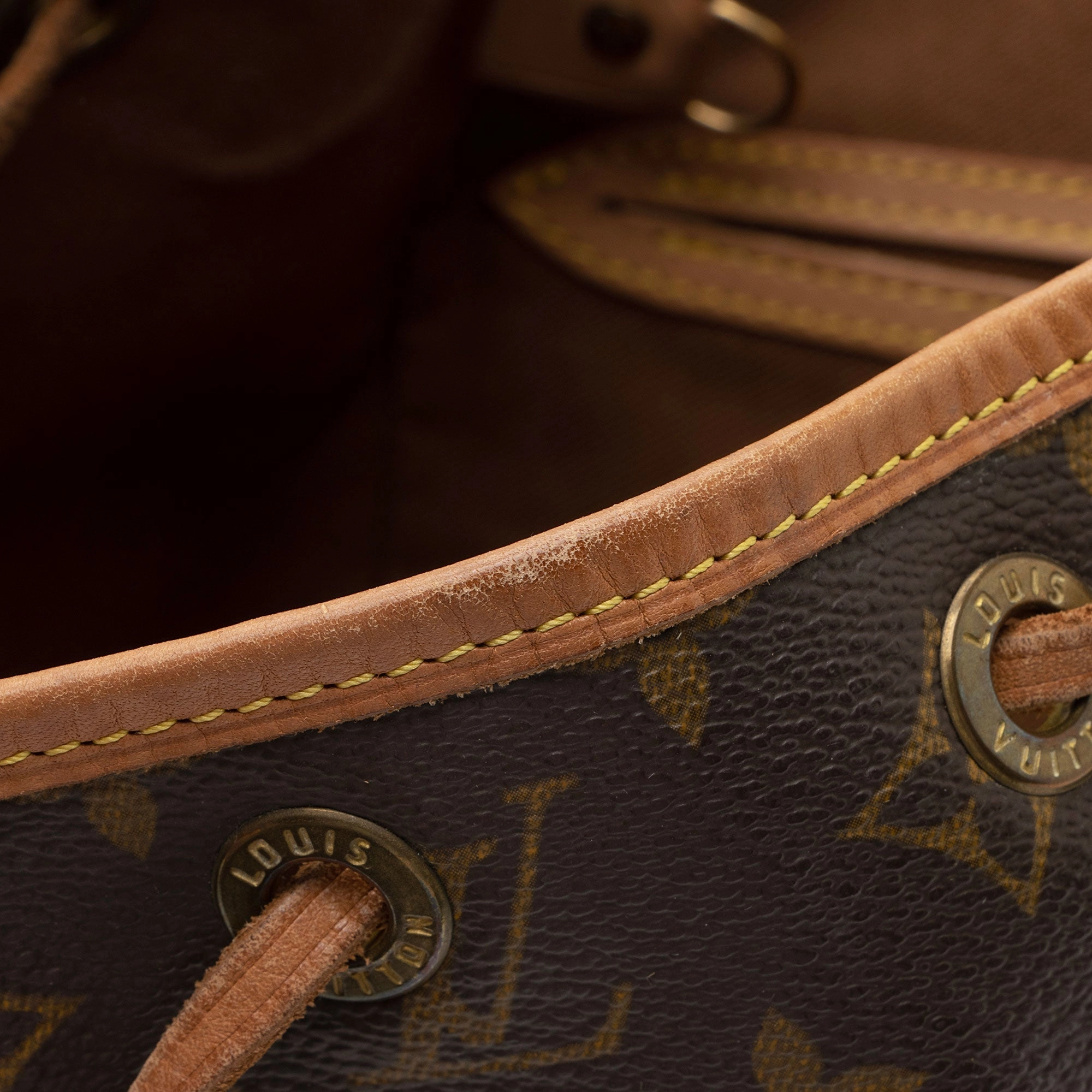 Louis Vuitton Vintage Monogram Canvas Montsouris MM Backpack (SHF-xzN3al)