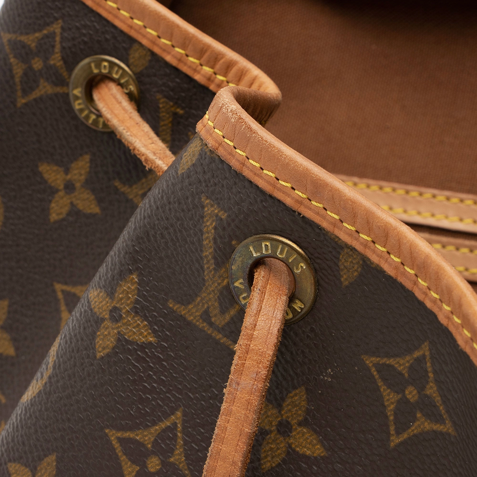 Louis Vuitton Vintage Monogram Canvas Montsouris MM Backpack (SHF-xzN3al)