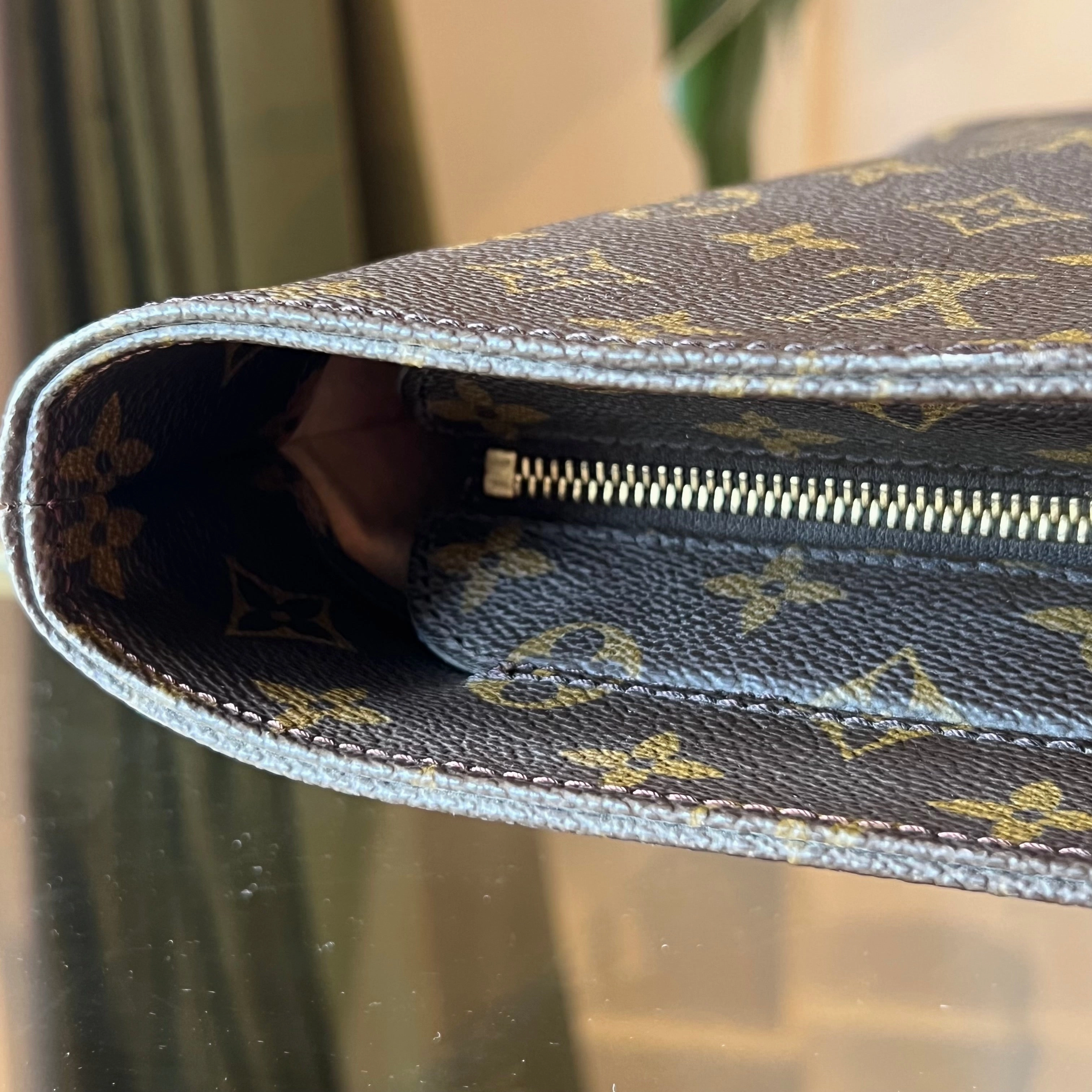 LOUIS VUITTON Vintage Monogram Luco Tote