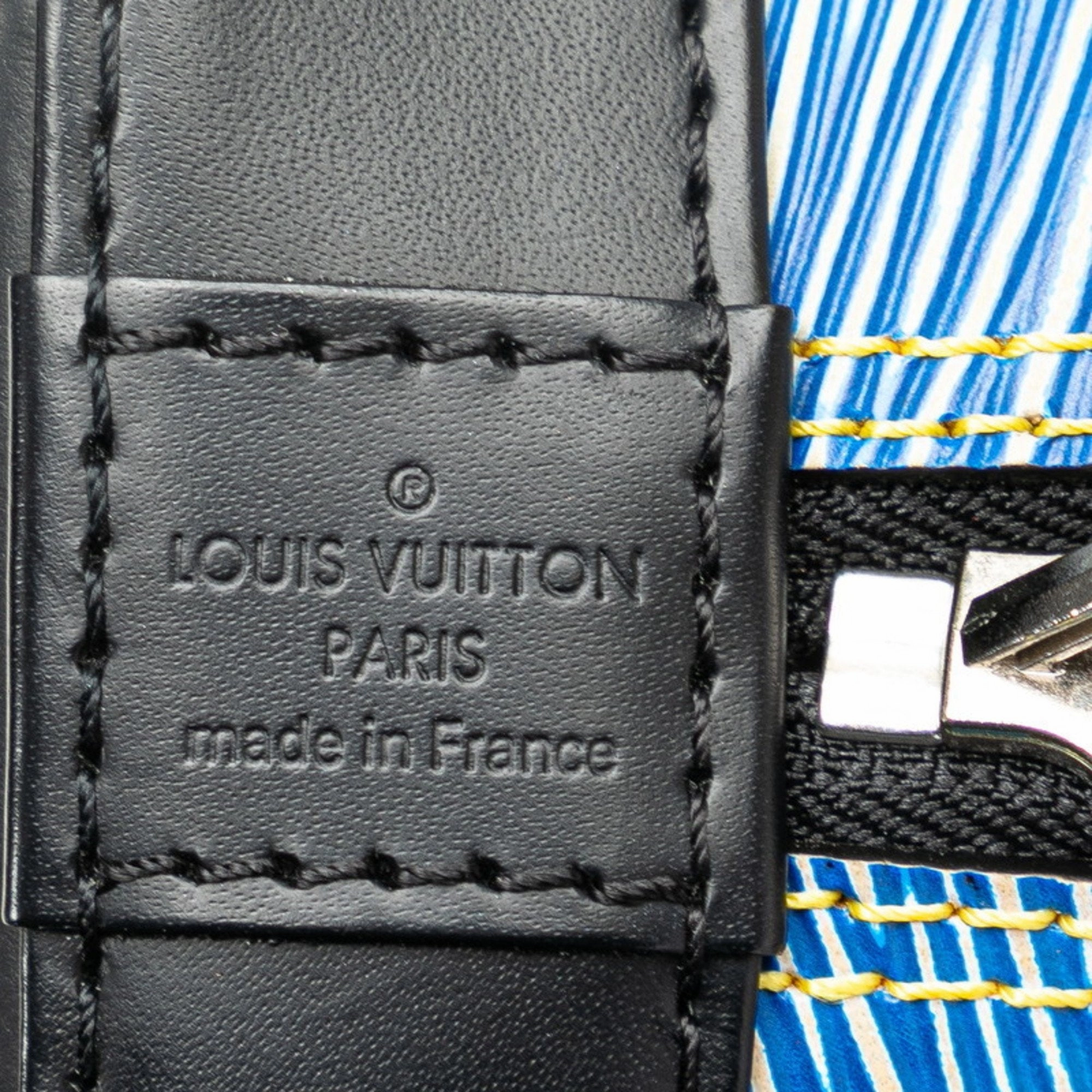 Luxurious Leather Alma Bag with Clochette and Shoulder Strap