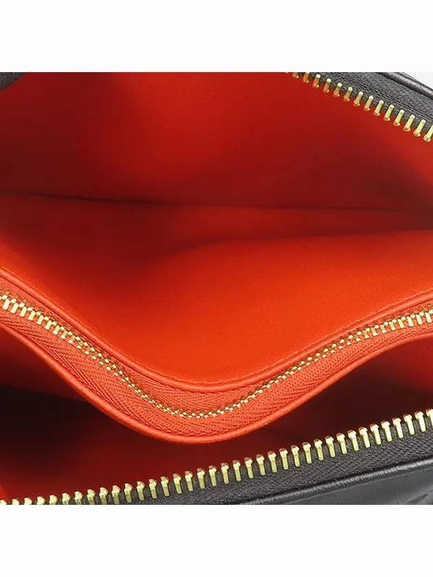 M21259 Crossbody Bag