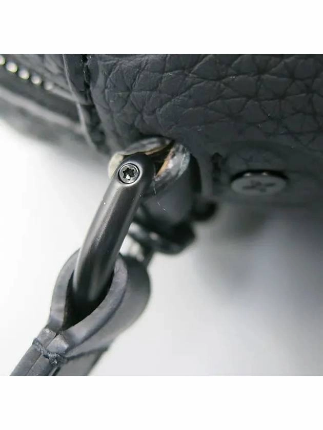 M55702 Crossbody Bag