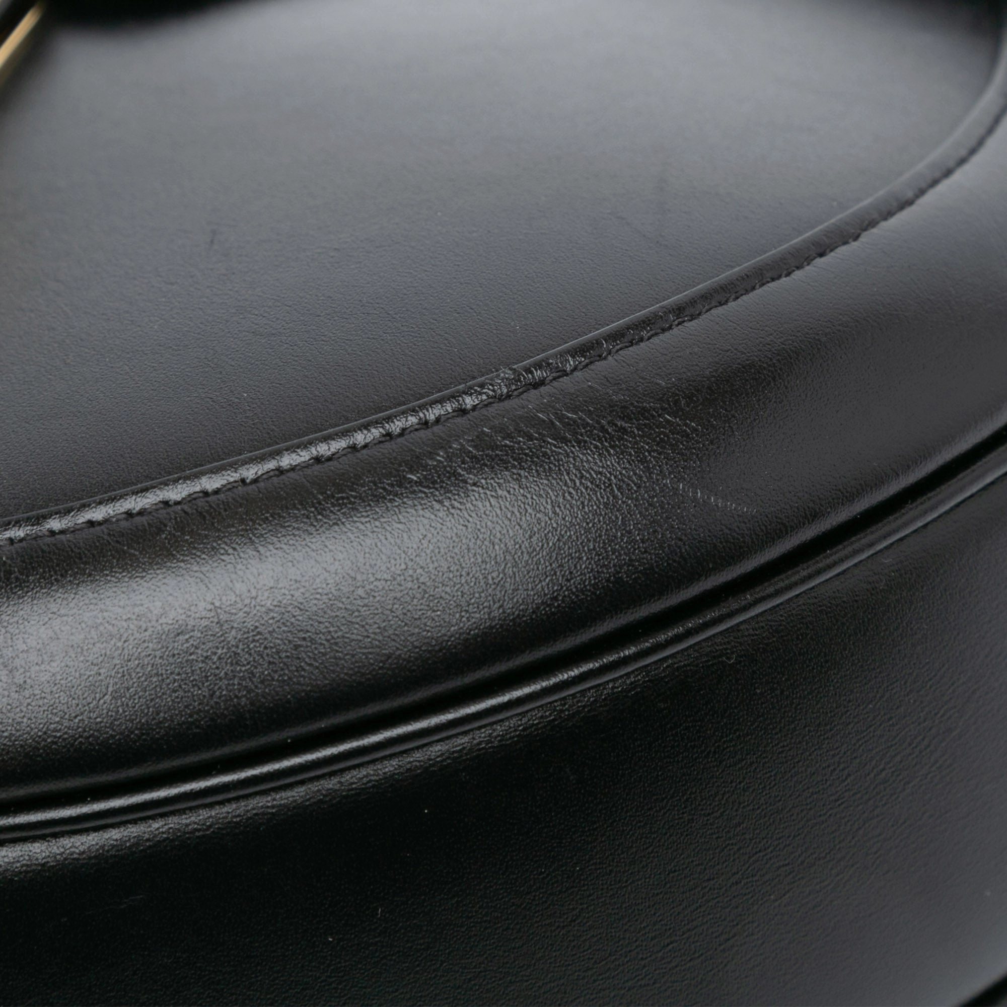 Medium Leather Besace 16 Crossbody