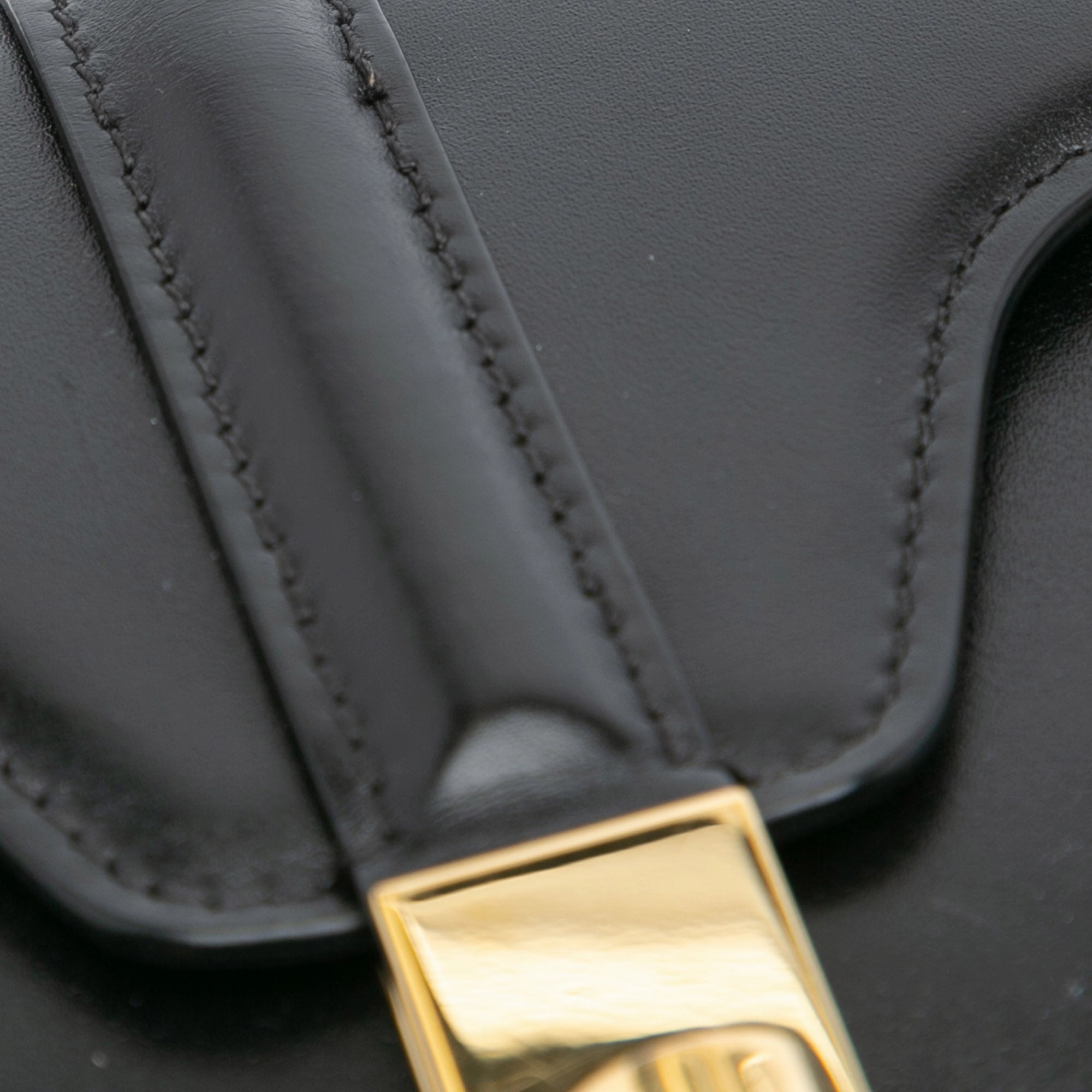 Medium Leather Besace 16 Crossbody