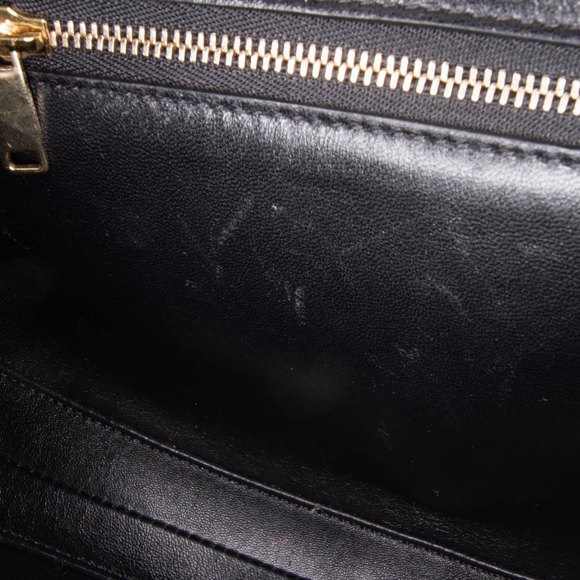Medium Leather Besace 16 Crossbody