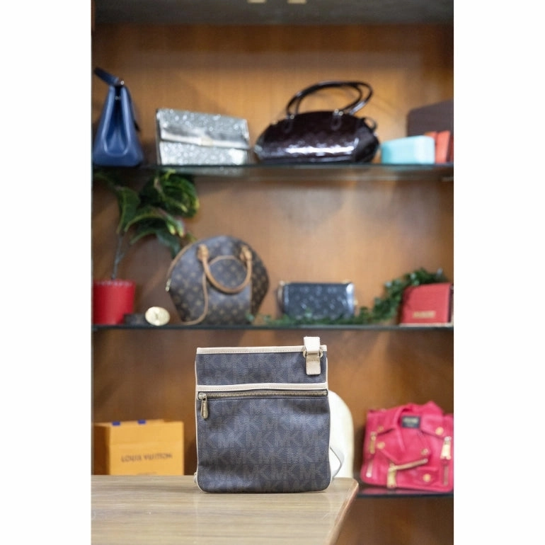 Michael Kors Jet Set Logo Messenger Bag